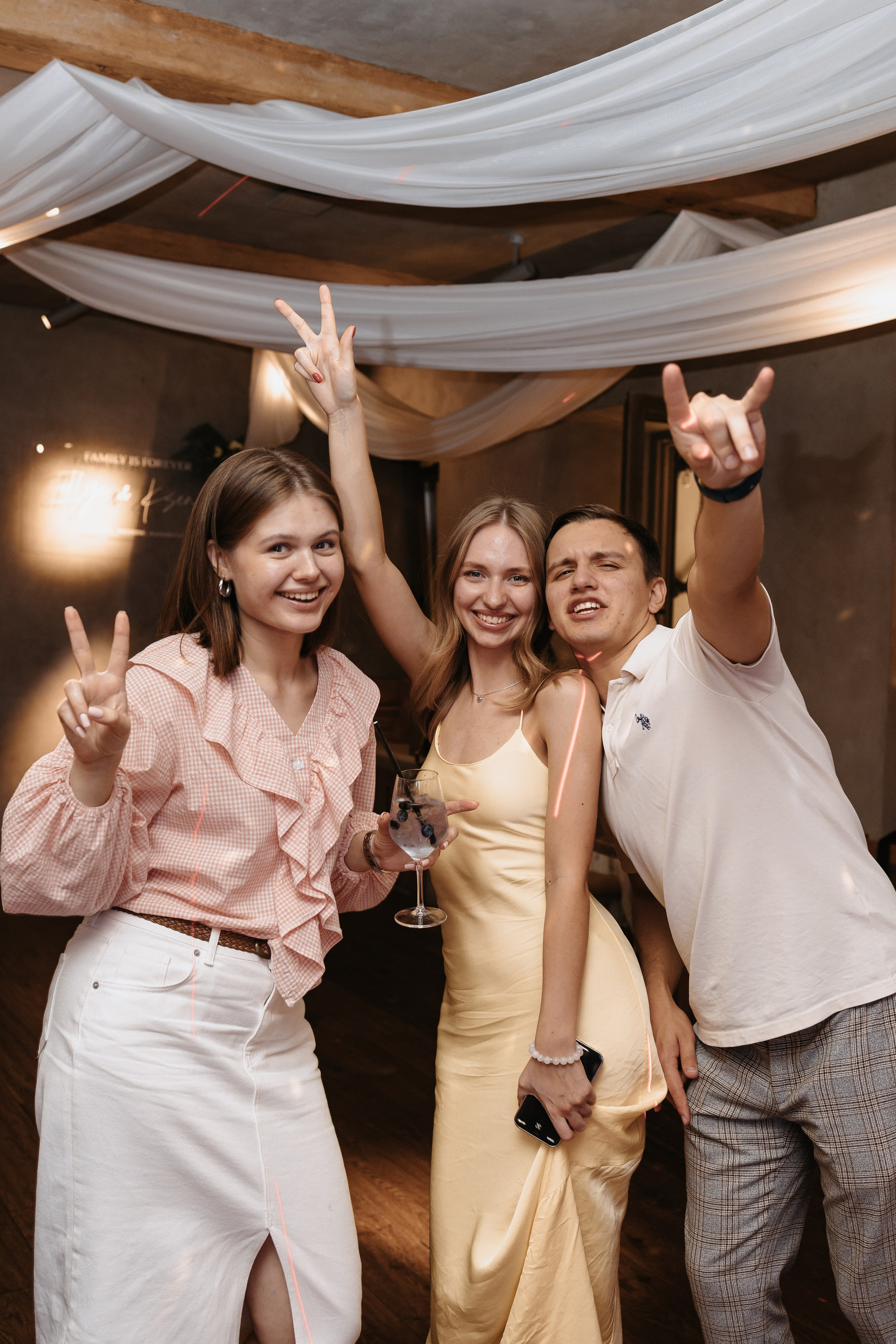 Илья и Ксюша (2024). Свадебный и семейный фотограф в Москве Яна Шувалова