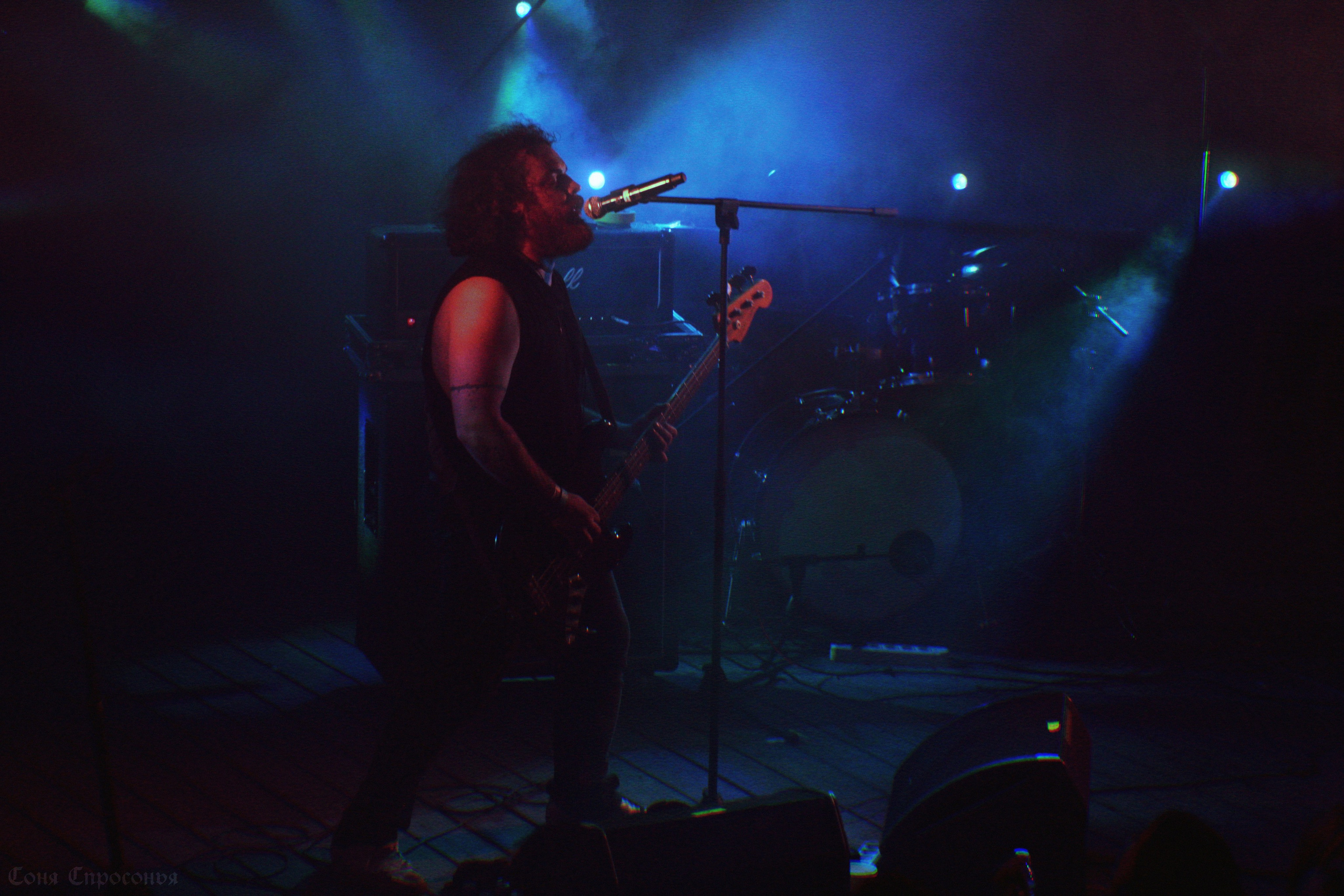 Синестетик 26.08.23. Концертный и портретный фотограф в Москве Соня Спросонья