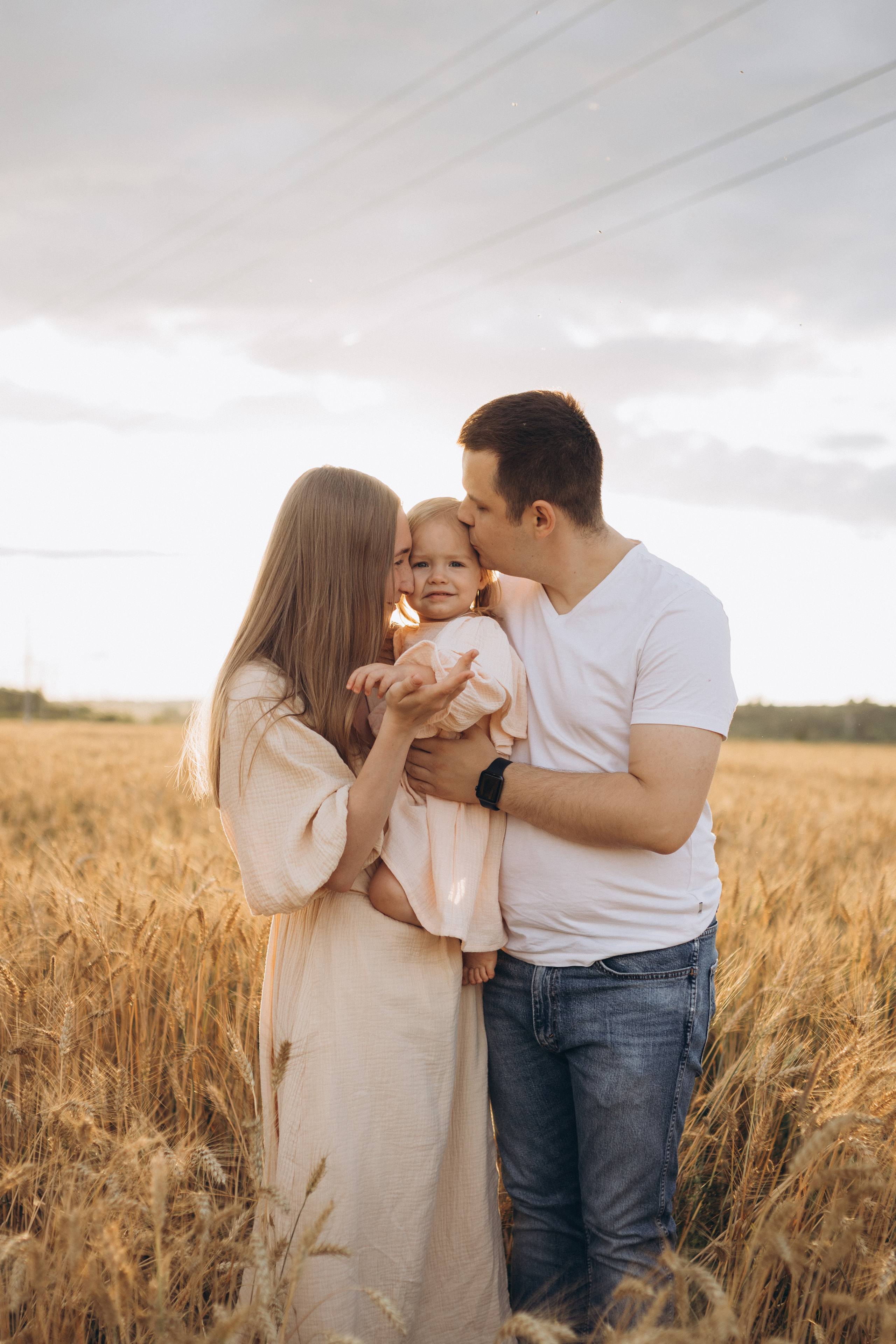 В поле пшеницы. Семейный фотограф Мария Маркова Москва и Одинцово