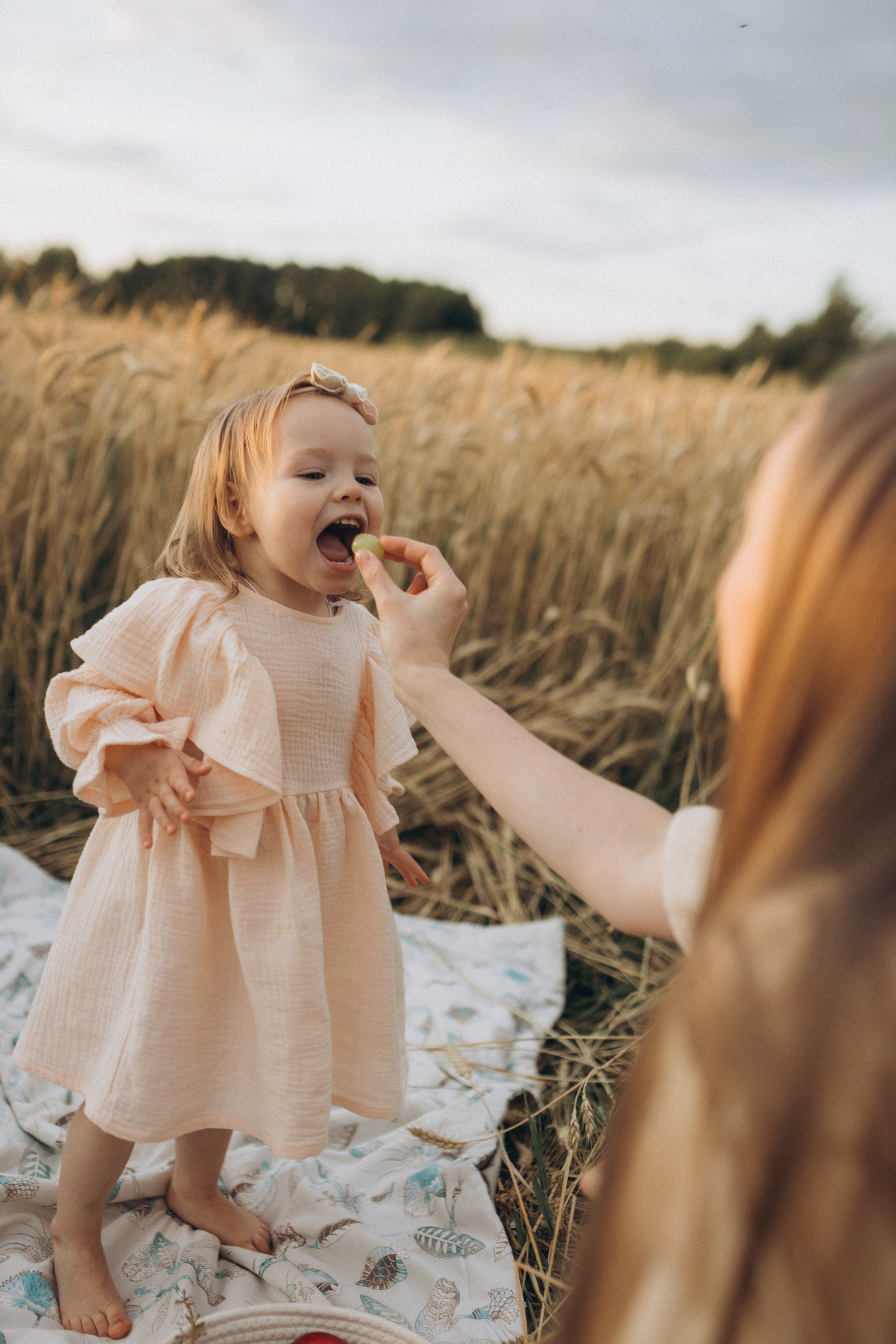 В поле пшеницы. Семейный фотограф Мария Маркова Москва и Одинцово