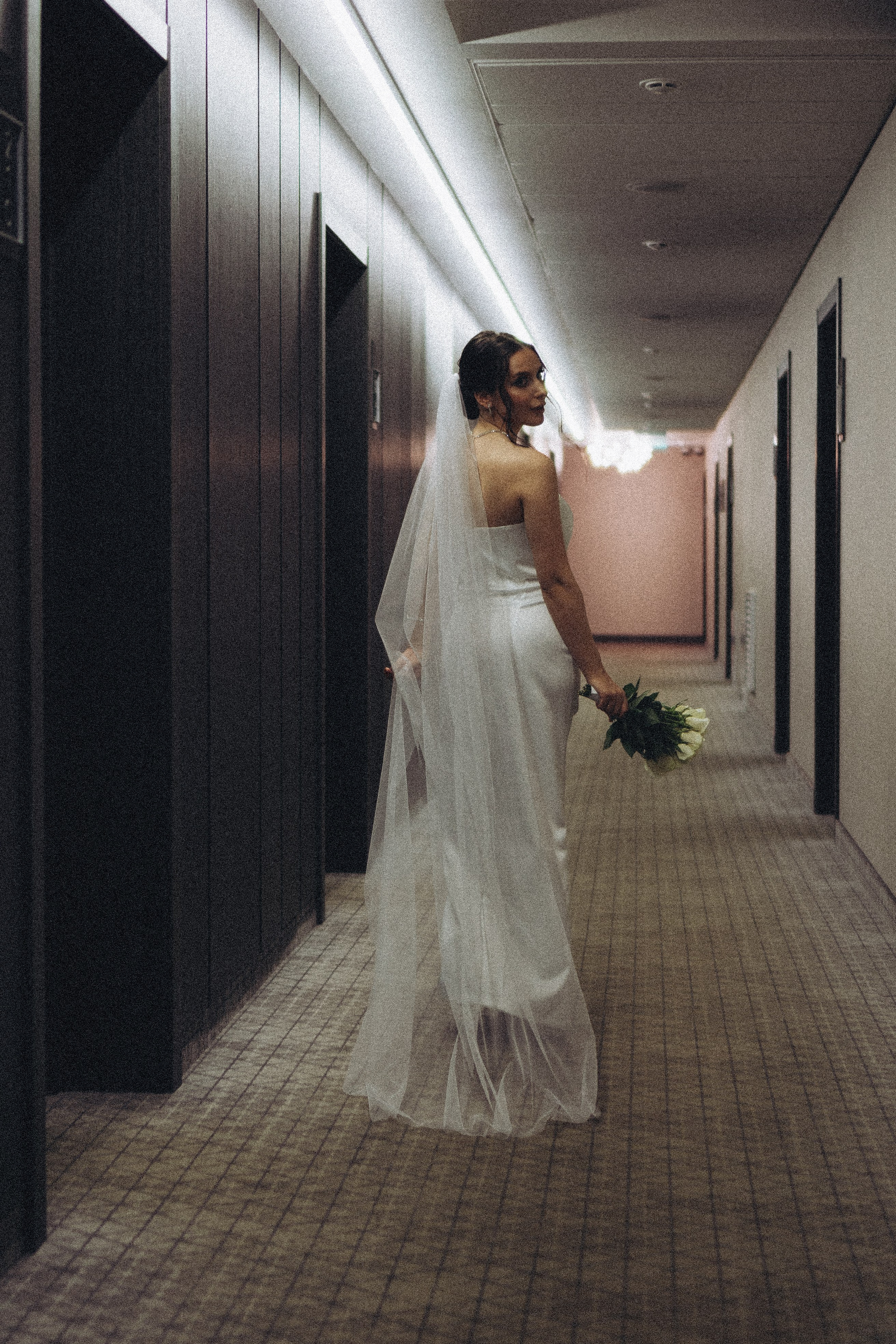 СВАДЕБНАЯ СЬЕМКА СБОРОВ ЖЕНИХА И НЕВЕСТЫ В ОТЕЛЕ И ТАКЖЕ ФОТОСЕССИИЯ В ОТЕЛЕЕ МЕГАПОЛИС БРЯНСК. Профессиональный фотограф, Санкт-Петербург — Виктория Богомолова