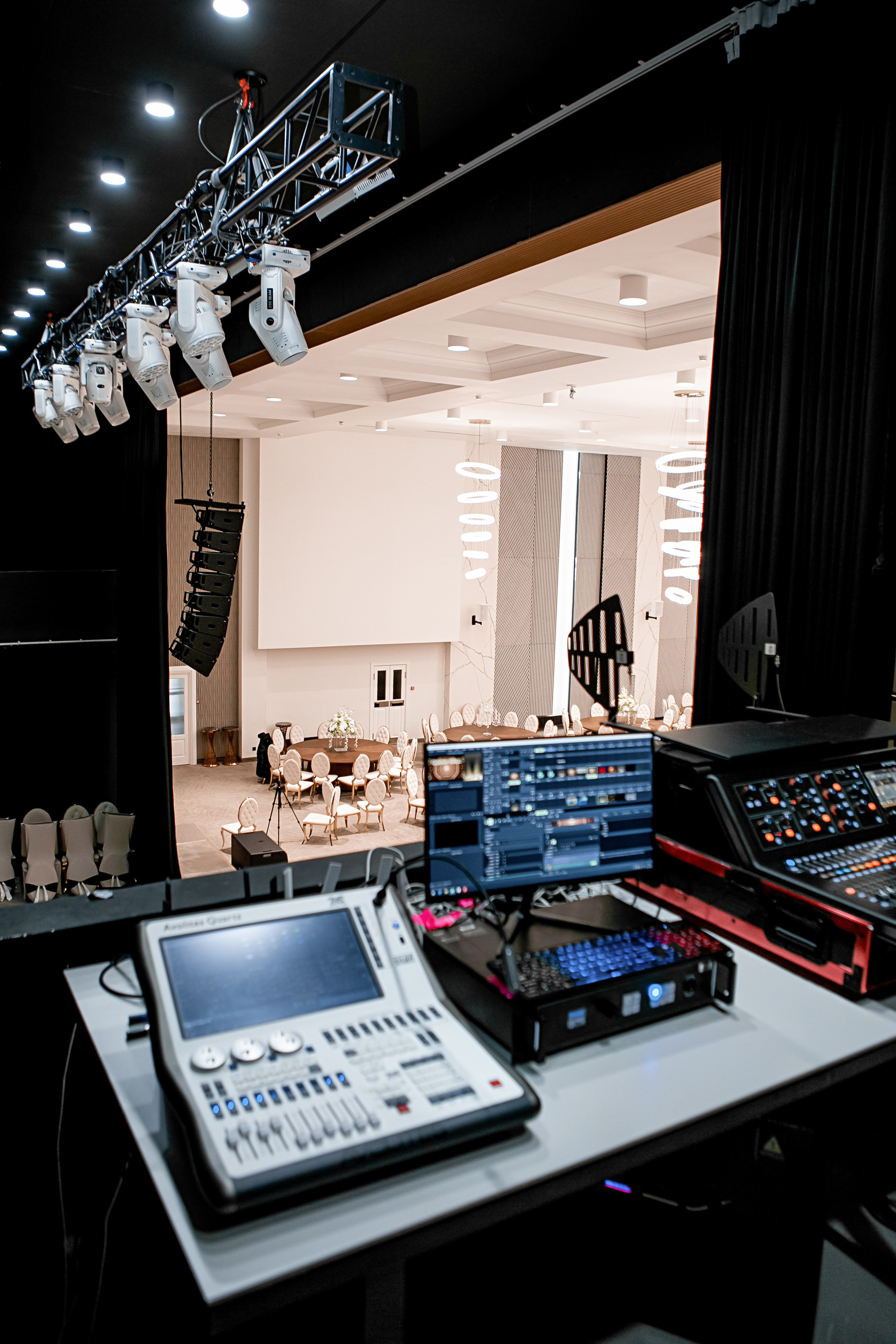 Банкетный зал Grand Holl. Контент фотограф, съемка для маркетплейсов, фуд съемка и репортажи в Новосибирске Ралия Галеева