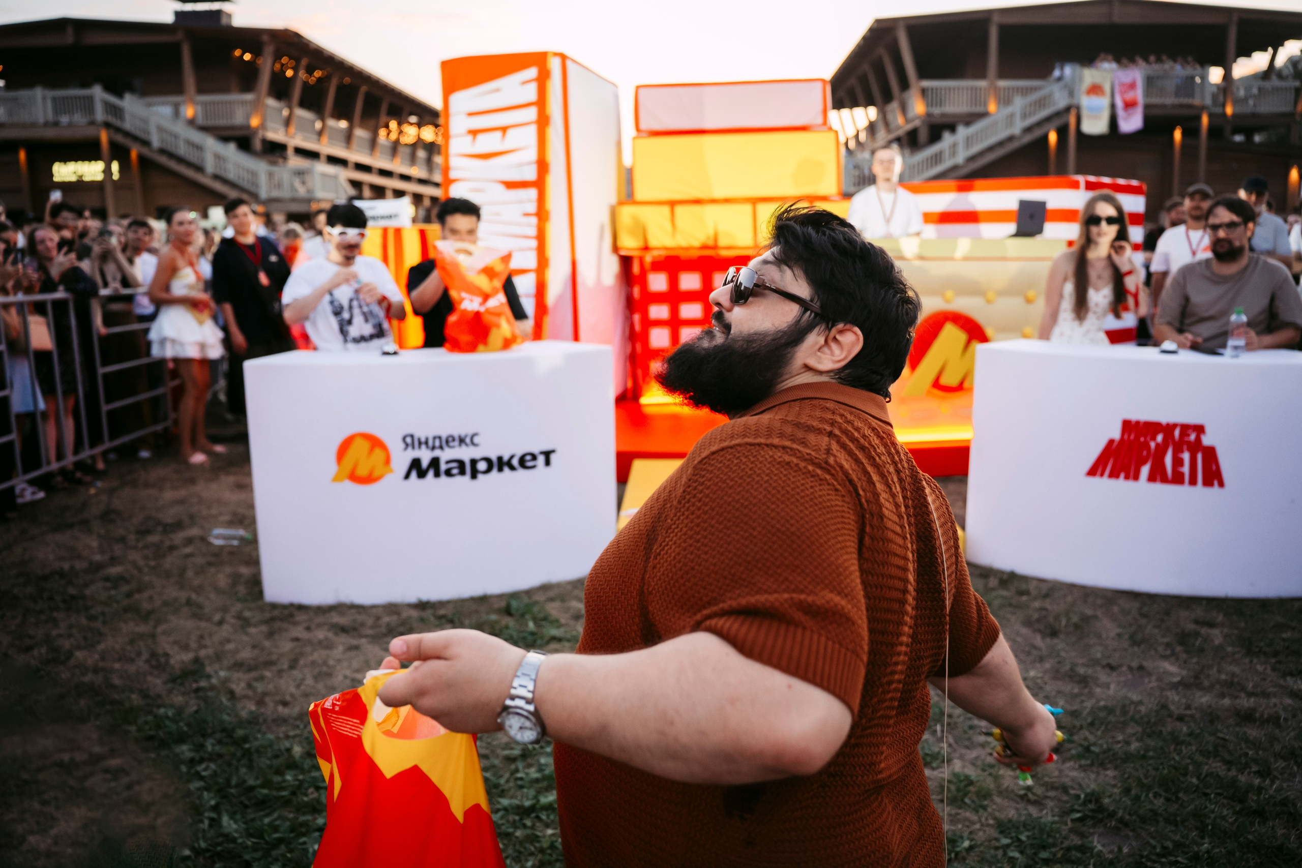 Маркет Маркета. Казань / 2025. Саша Копылов, фотограф в Казани