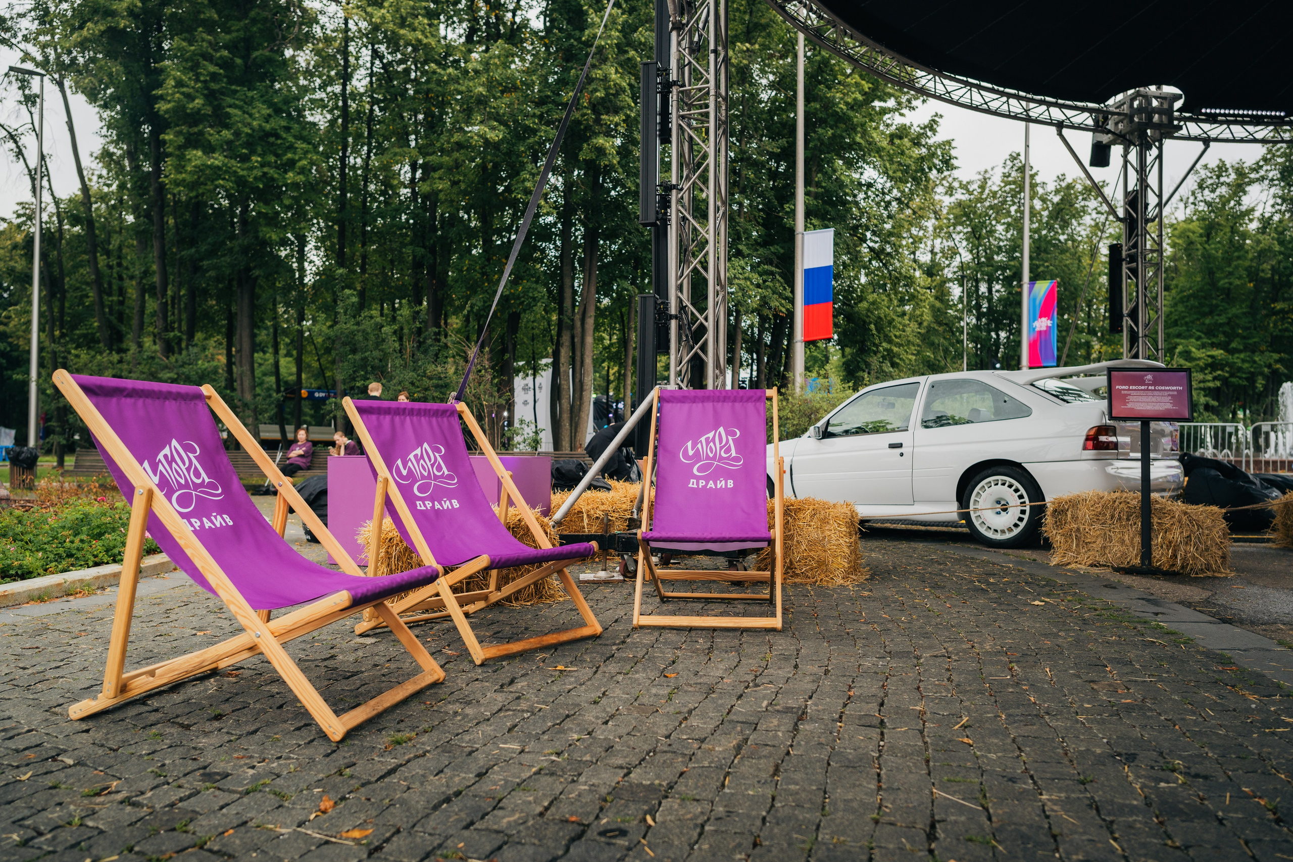 Стенд Igora Drive на фестивале VK Fest 2025. Ilya Foxy — автомобильный фотограф