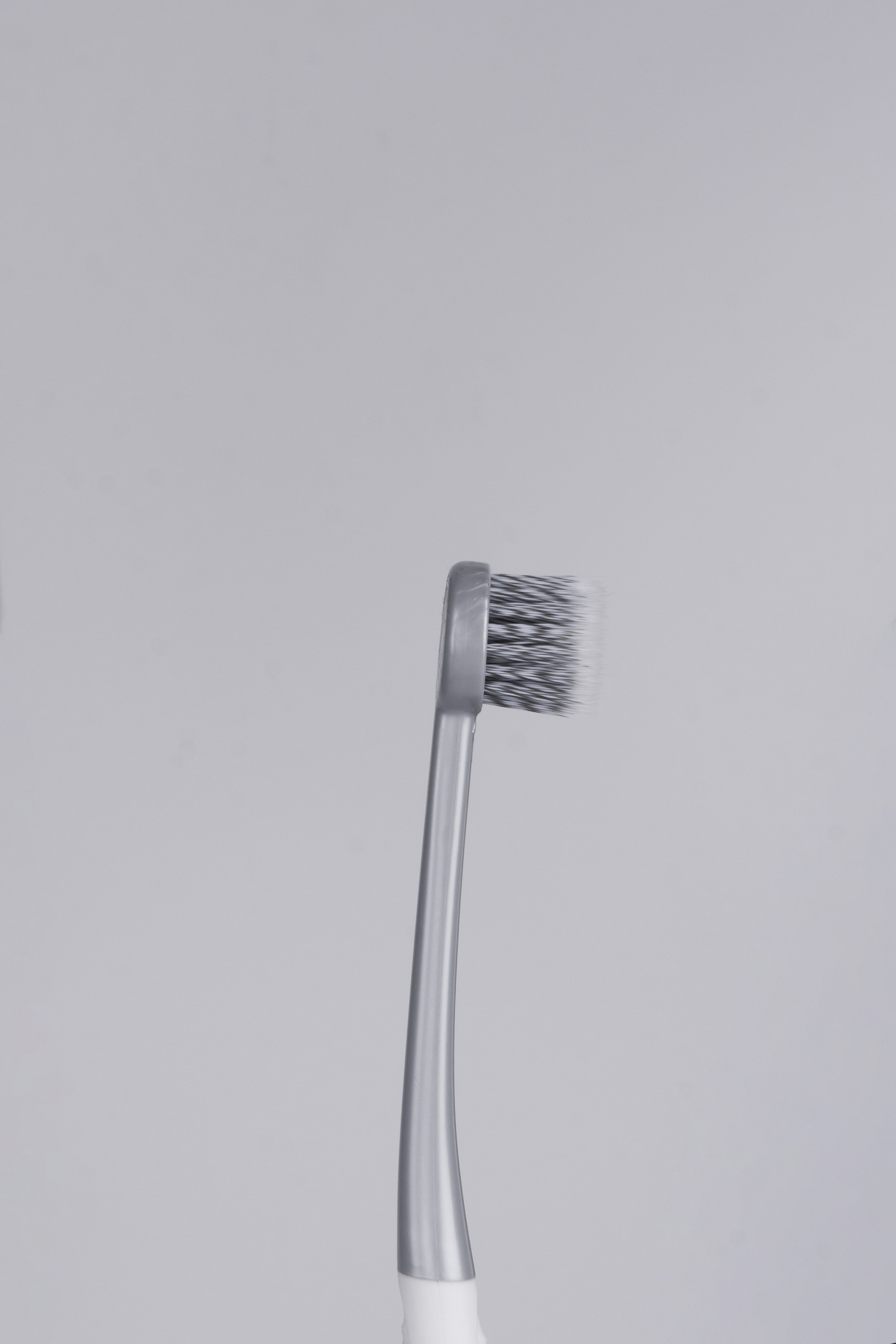 Зубная щетка, детальная фотография.  close up