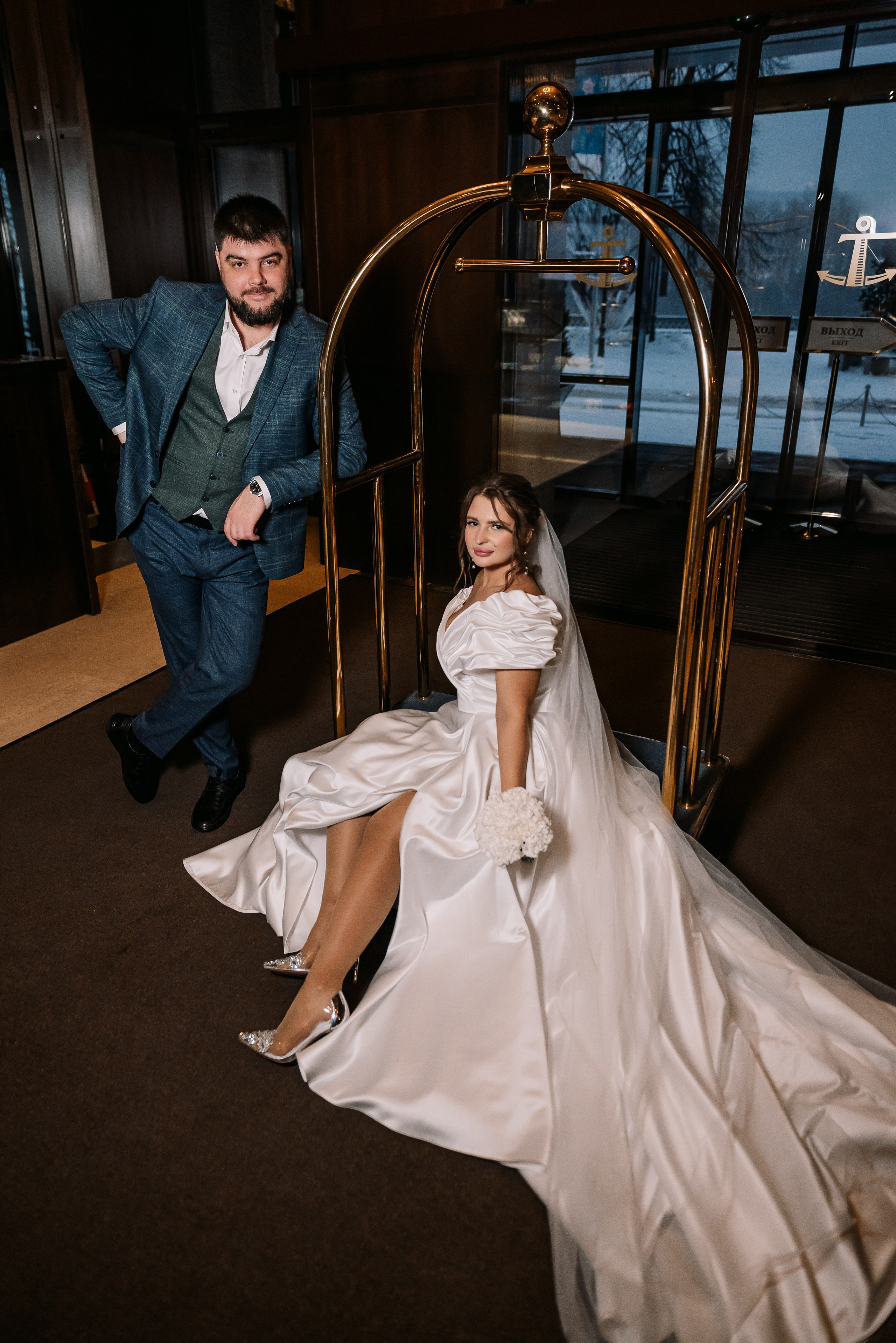 Свадебная фотосессия в отеле Томь г. Кемерово