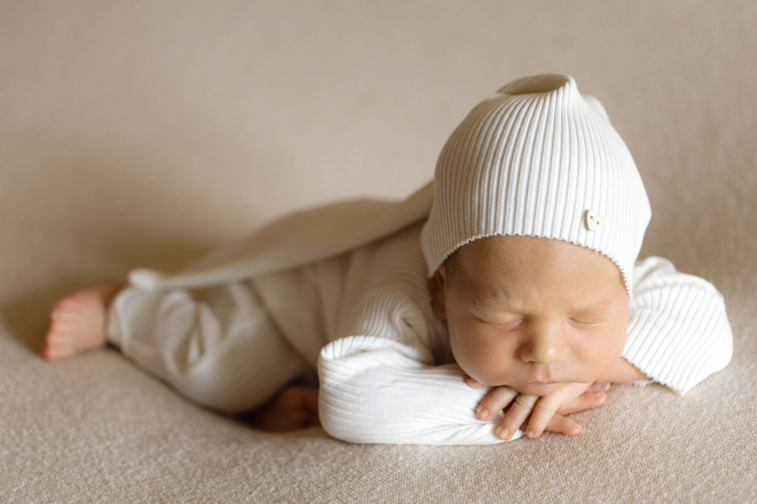 Vetaphoto | безопасная съемка новорожденных с коликами