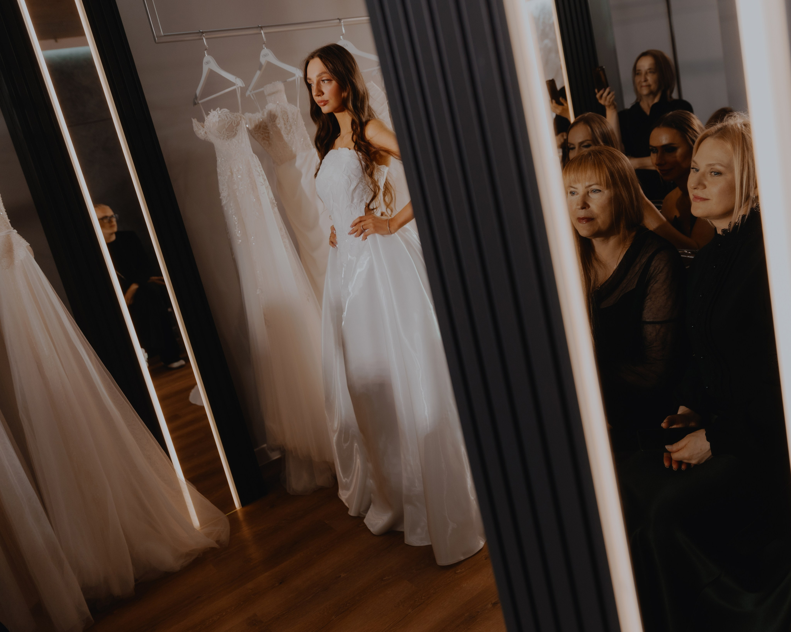 Открытие свадебного салона VISHA. Свадебные фотографы в Гомеле и Минске Сергей и Анастасия Фещенок