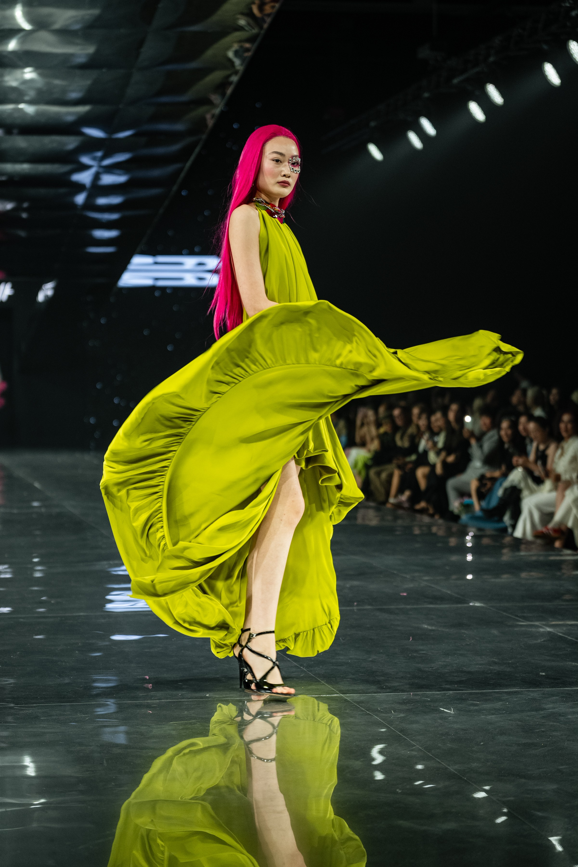 Visa Fashion Week YESYES. Сайт Алматинского НЮ АРТ, будуар и фэшн фотографа Дениса Карпенко