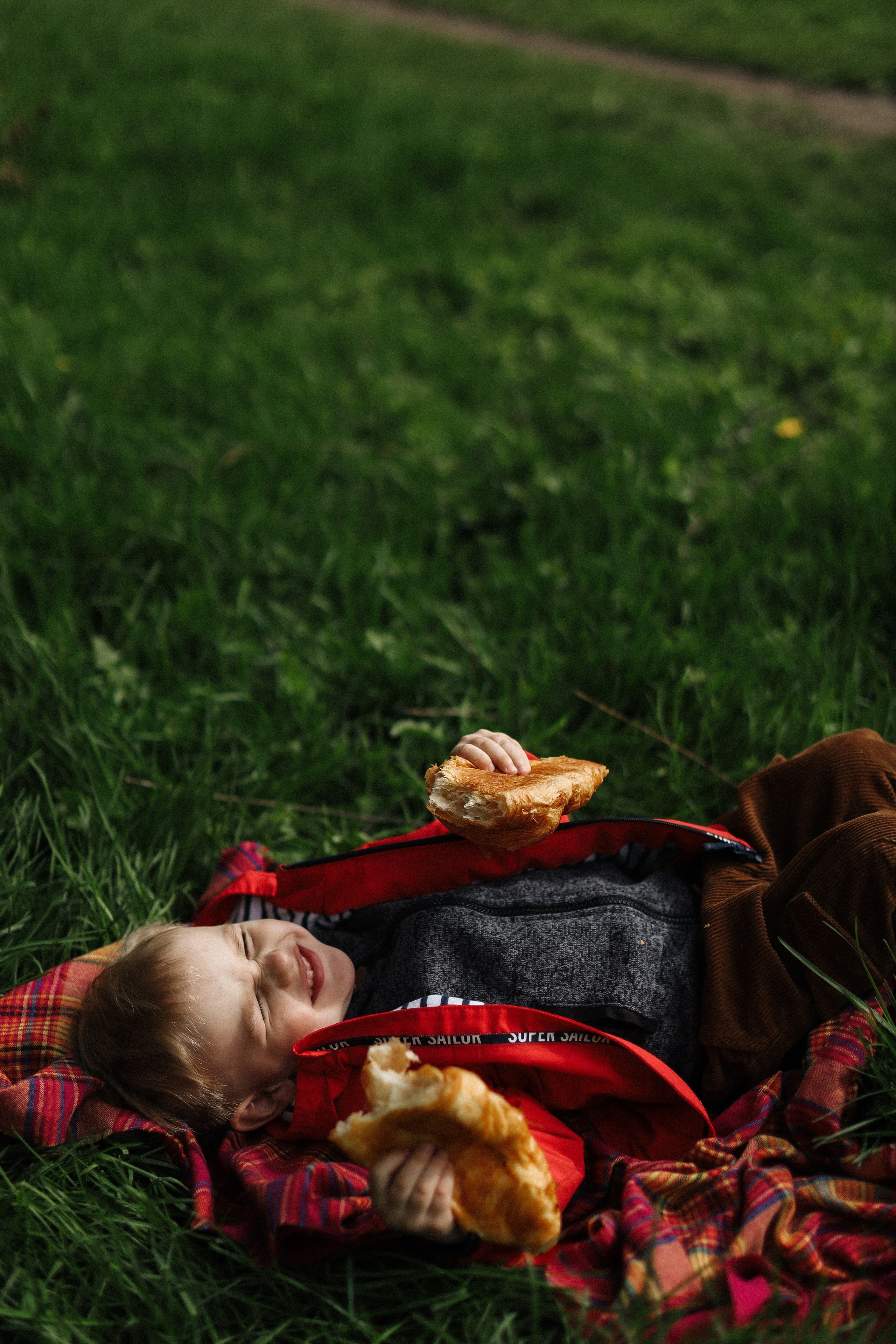 Прогулка мамы с сыновьями. Семейный и lovestory фотограф в Москве Светлана Коняхина