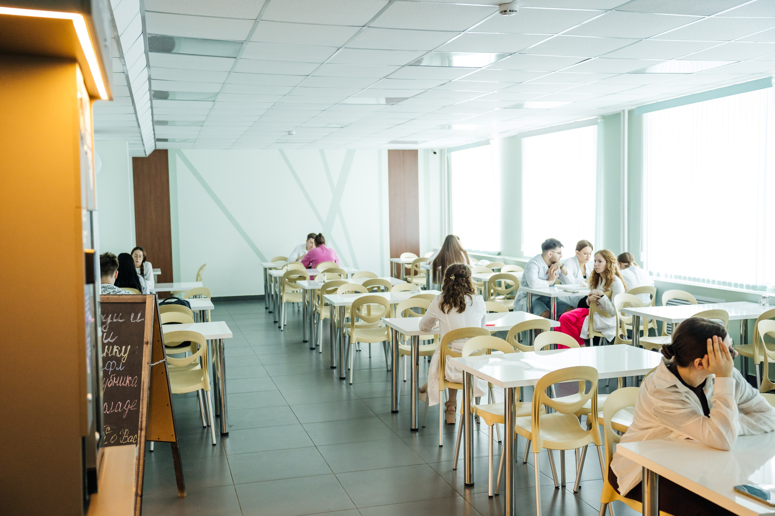 Съемка для Уральского медицинского колледжа ЮМЕД. Видеограф и Фотограф в Челябинске Ксения и Владимир Рюмины