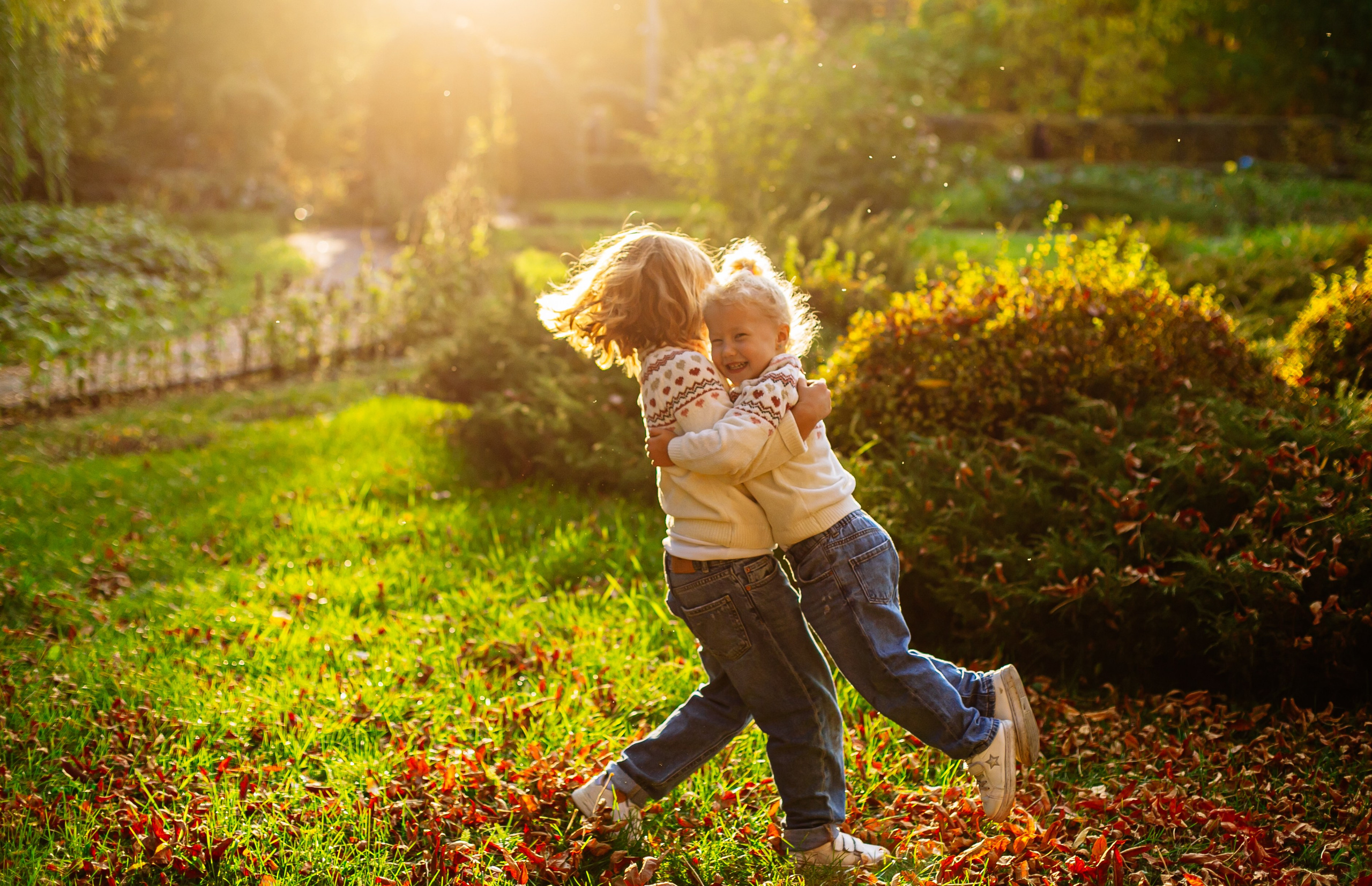 Юля, Анюта, Есения
