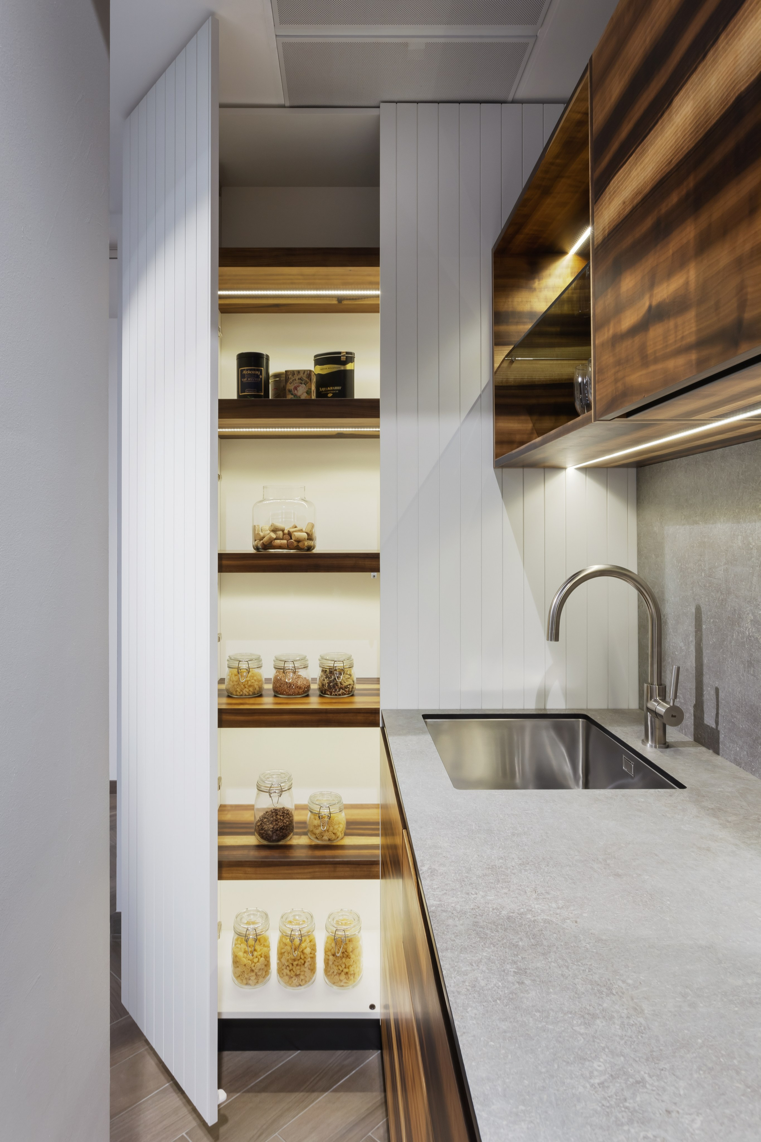 Кухня из натурального шпона. Мебель на заказ