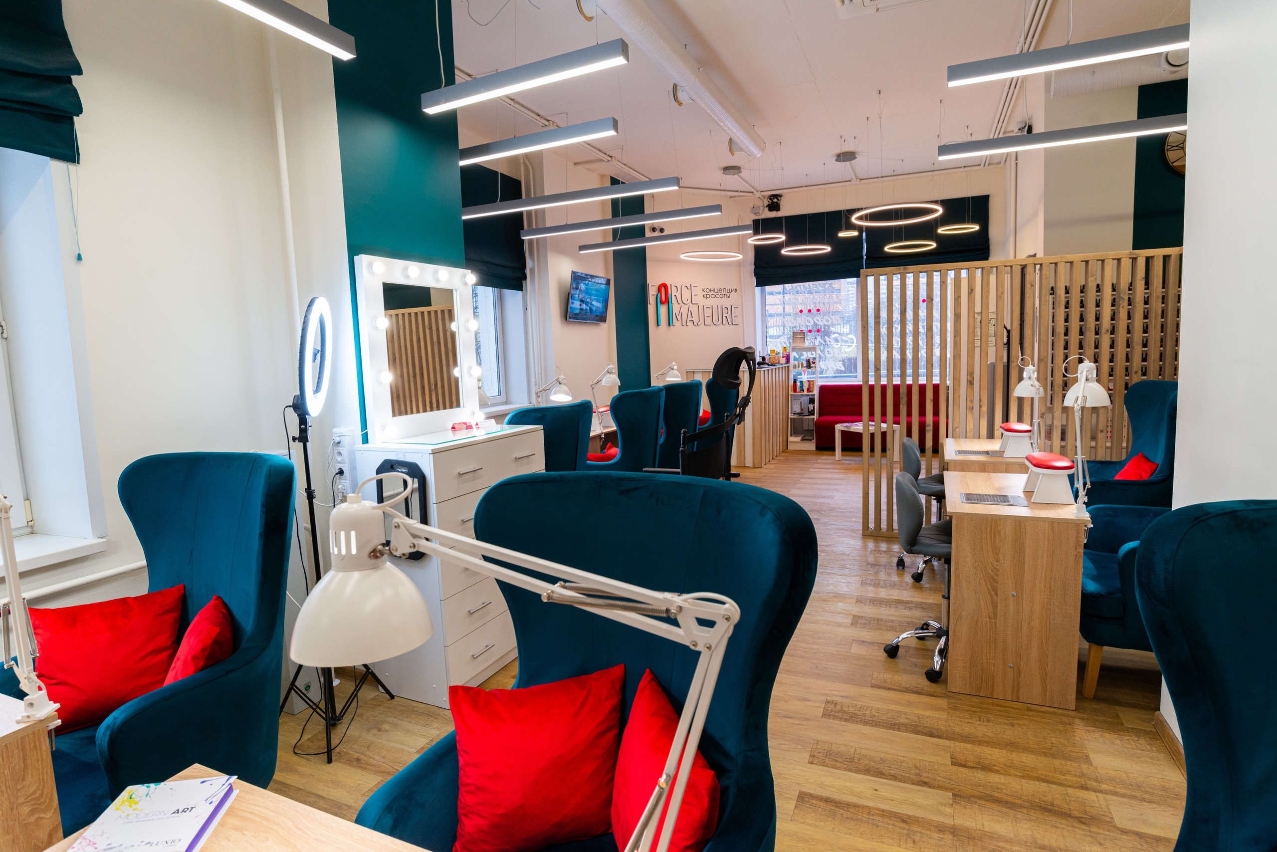 Интерьерная фотосъёмка салонов красоты Force Majeure. Репортажный и персональный фотограф в Москве