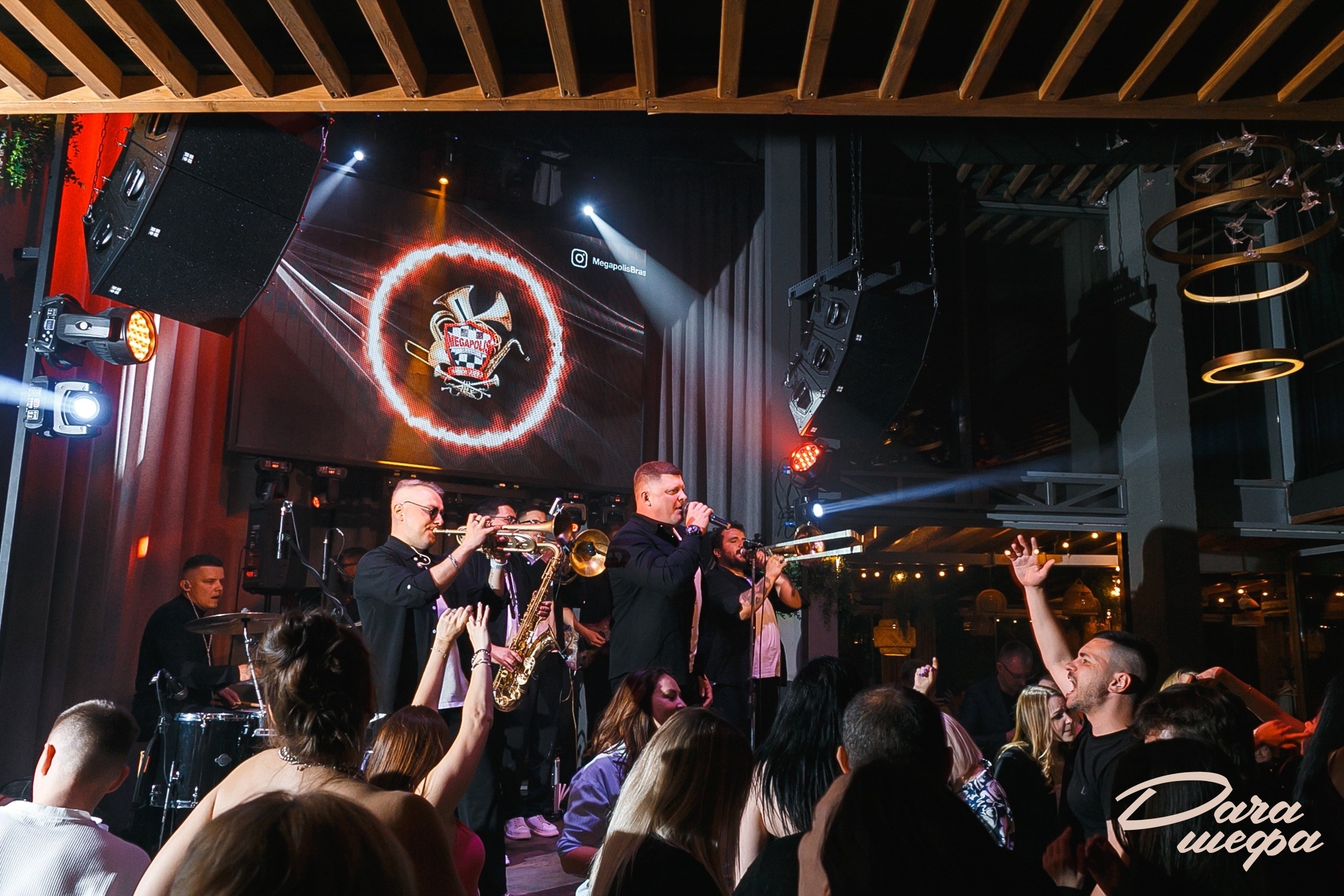 Мегаполис брасс бенд и диджей Роман Косарев в Даче Шефа. Событийный фотограф Максим Бескоровайновнов