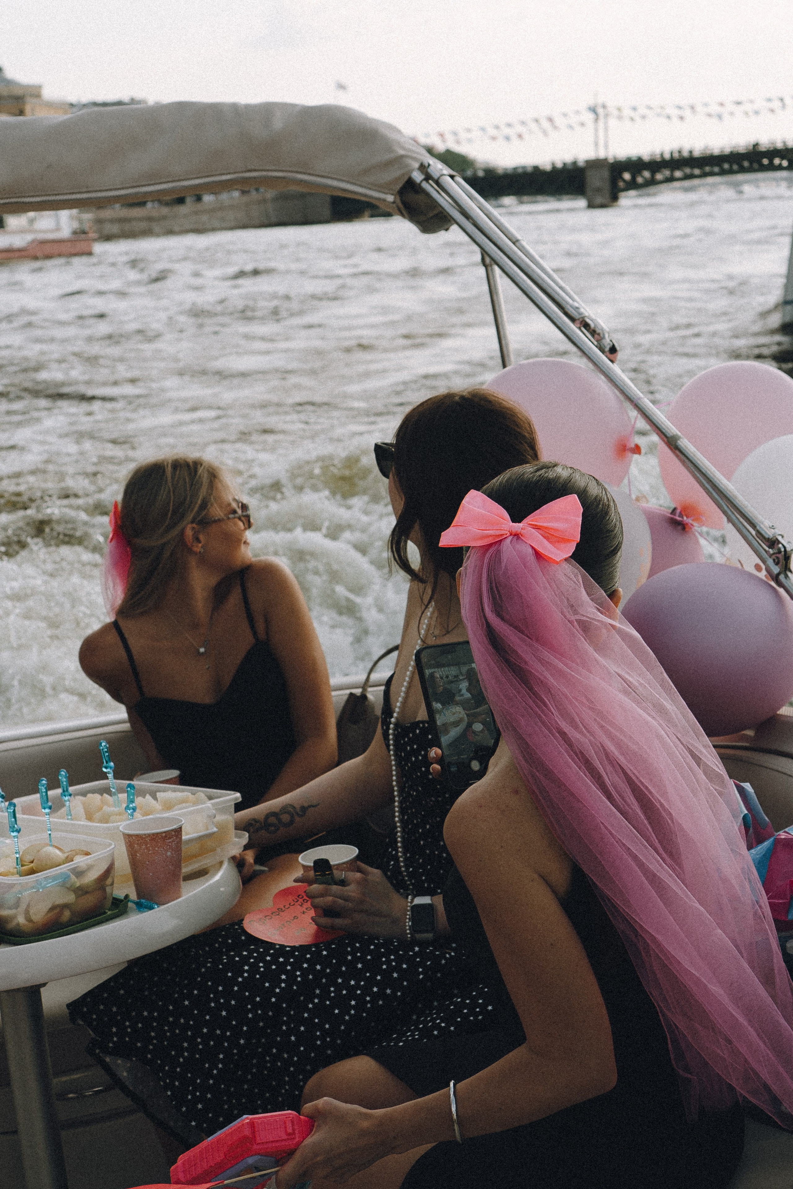 ДЕВИЧНИК НА КАТЕРЕ. Профессиональный фотограф, Санкт-Петербург — Виктория Богомолова