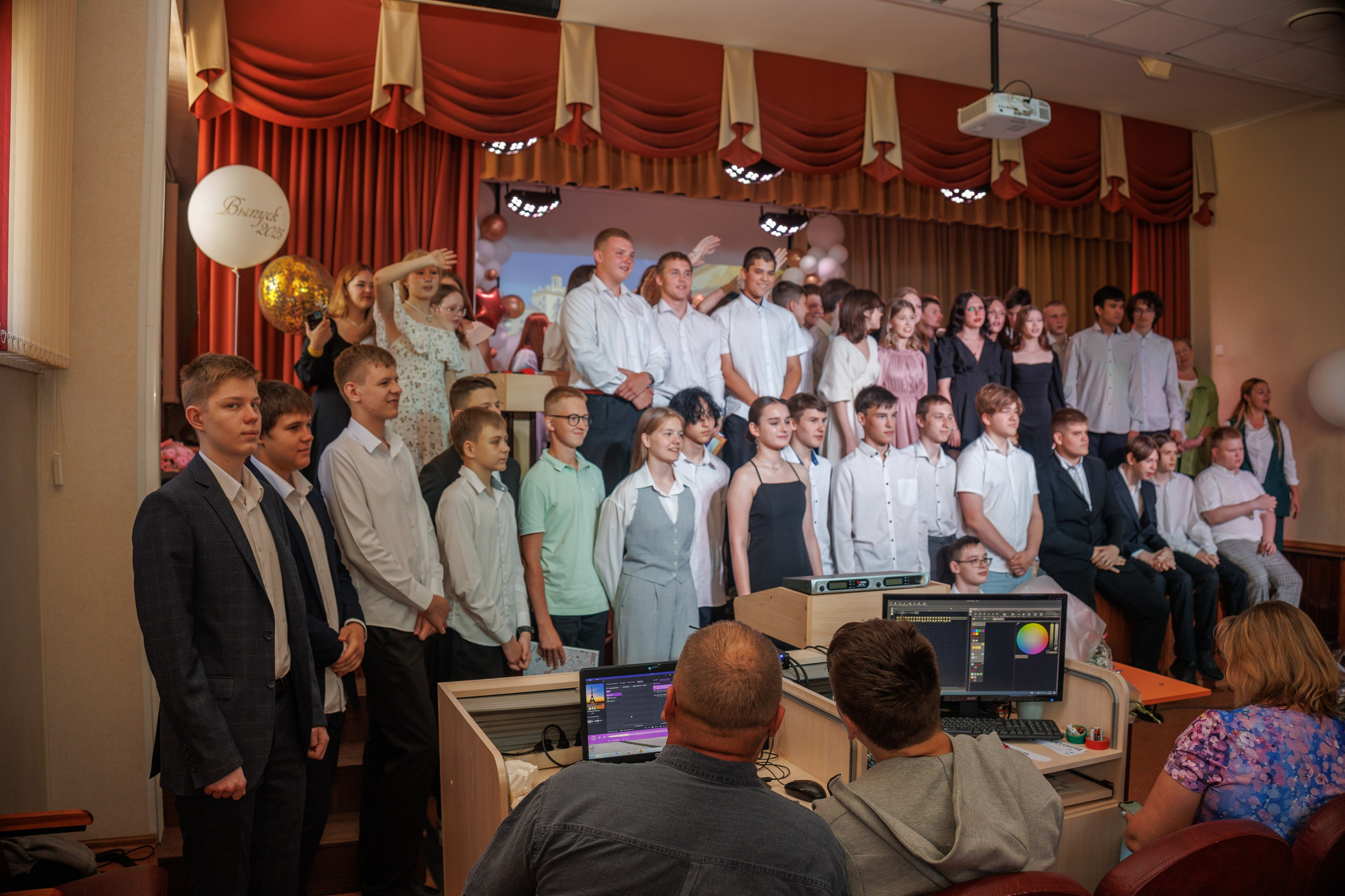 Вручение аттестатов. Свадебный и семейный фотограф в Новосибирске Ирина Дорошкова