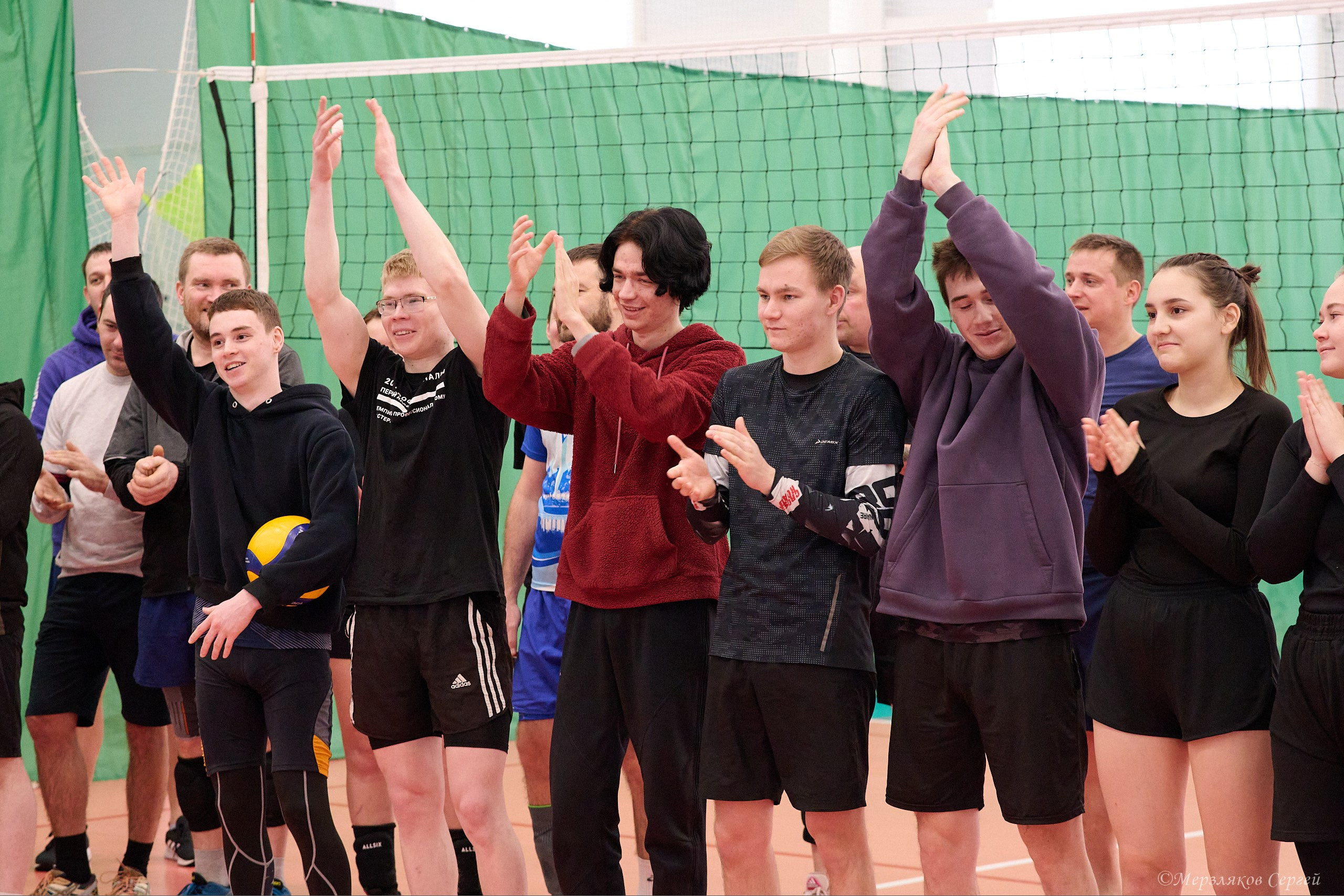 Новогодний волейбольный турнир. Ижевск. 16.12.23. Спортивный репортажный фотограф в Ижевске Сергей Мерзляков