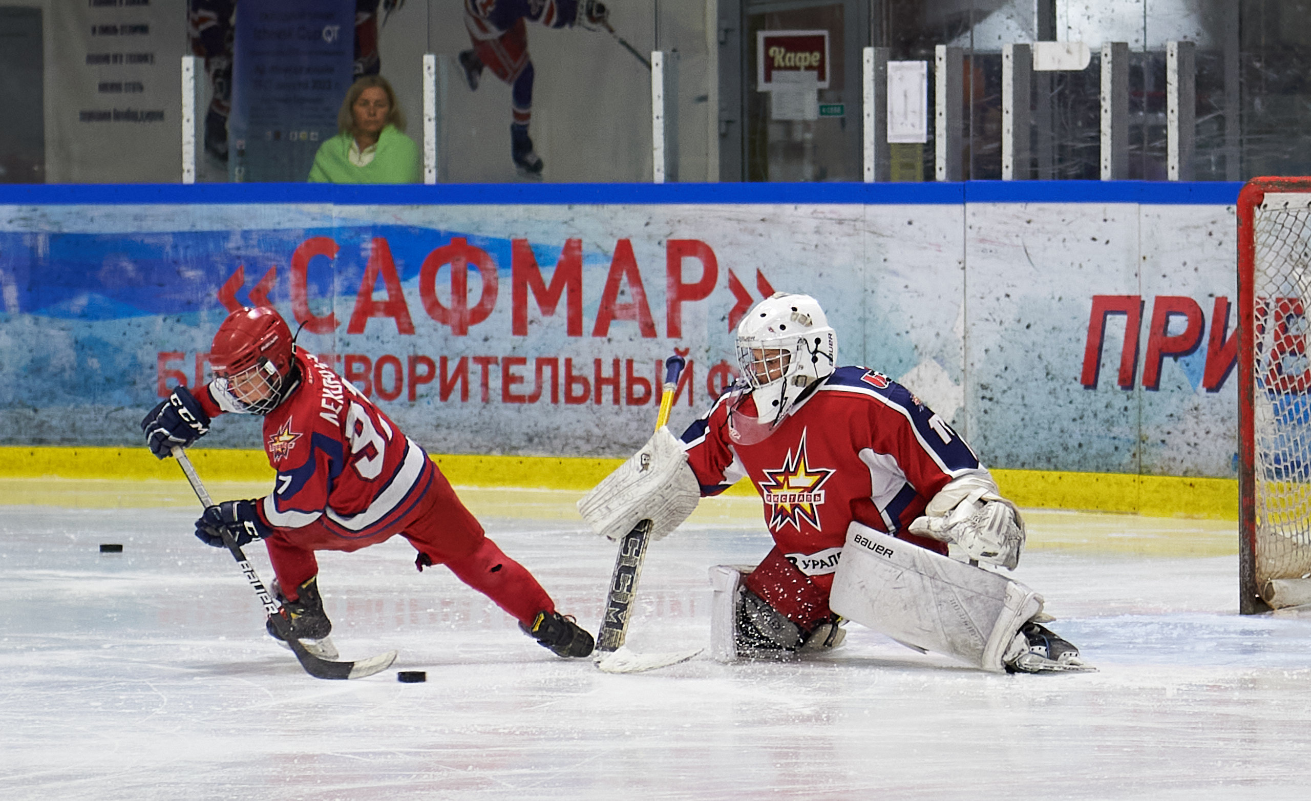 Хоккей. Фрагменты съемки для ХК Ижсталь-2013. Спортивный репортажный фотограф в Ижевске Сергей Мерзляков