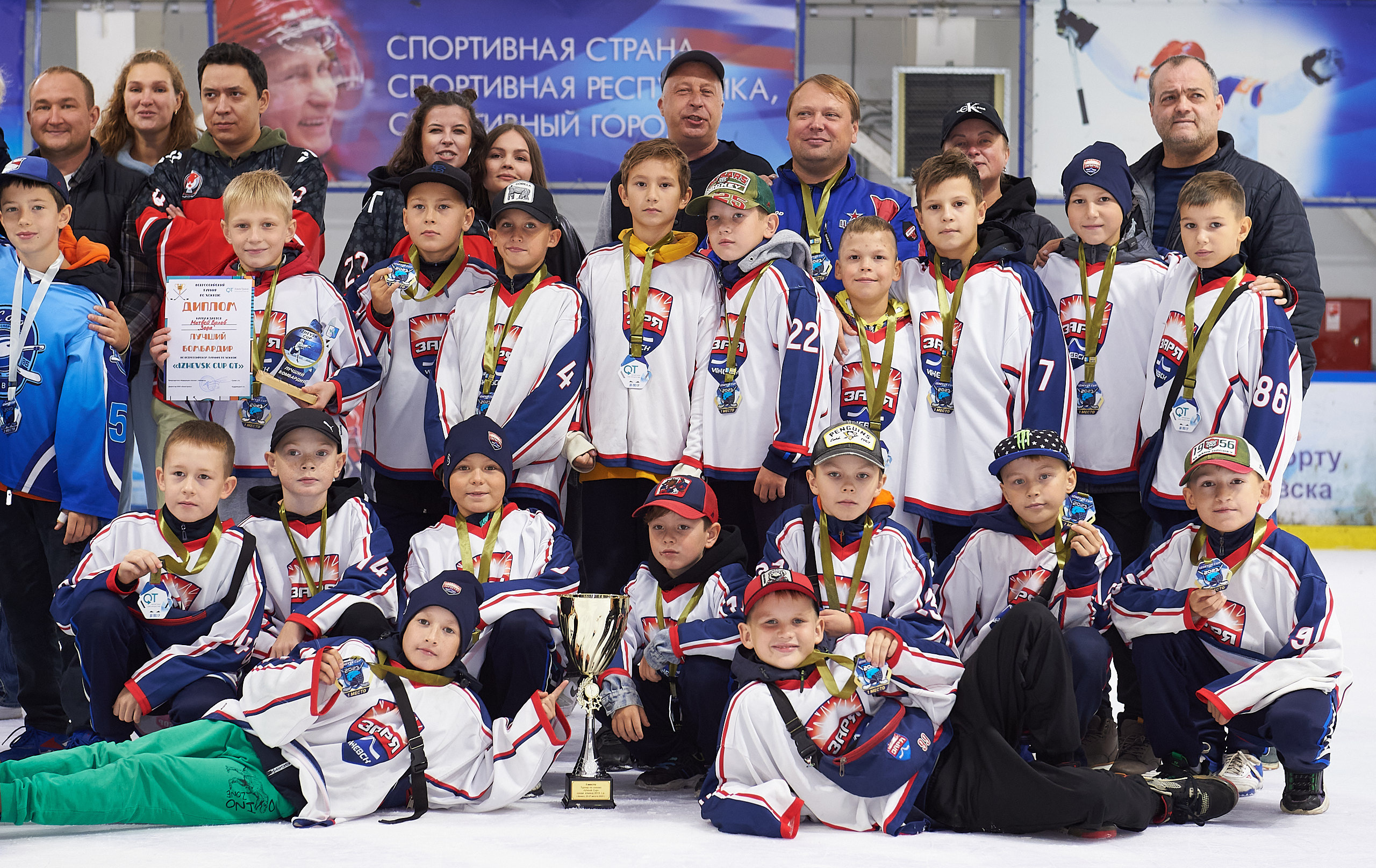 Хоккей. Фрагменты съемки для ХК Заря-2013. Спортивный репортажный фотограф в Ижевске Сергей Мерзляков