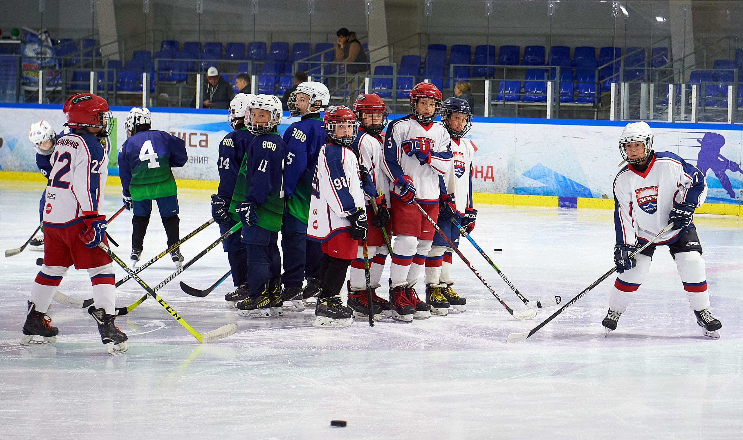 Хоккей. Фрагменты съемки для ХК Заря-2013. Спортивный репортажный фотограф в Ижевске Сергей Мерзляков