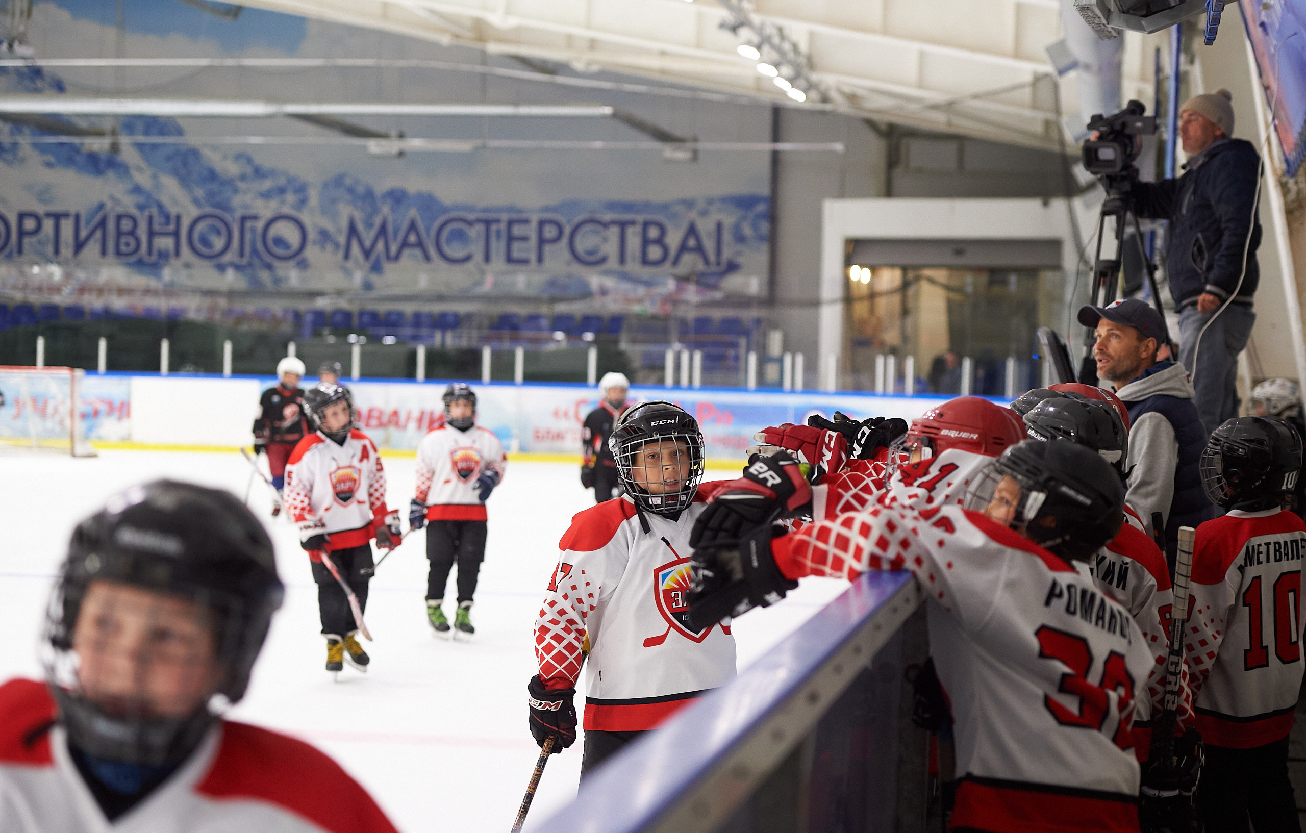 Хоккей. Фрагменты съемки для ХК Заря-2014. Спортивный репортажный фотограф в Ижевске Сергей Мерзляков