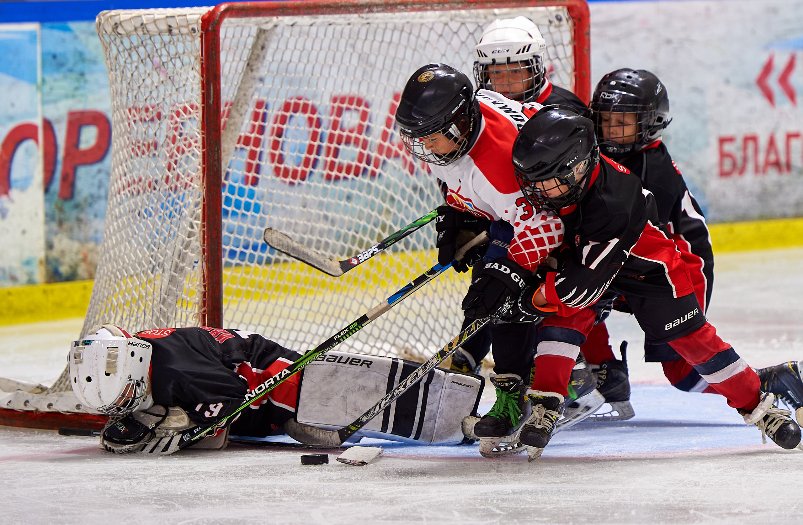 Хоккей. Фрагменты съемки для ХК Заря-2014. Спортивный репортажный фотограф в Ижевске Сергей Мерзляков