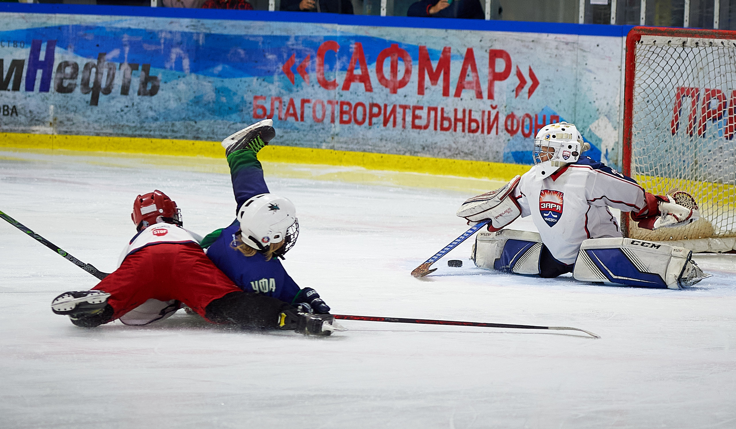 Хоккей. Фрагменты съемки для ХК Заря-2013. Спортивный репортажный фотограф в Ижевске Сергей Мерзляков