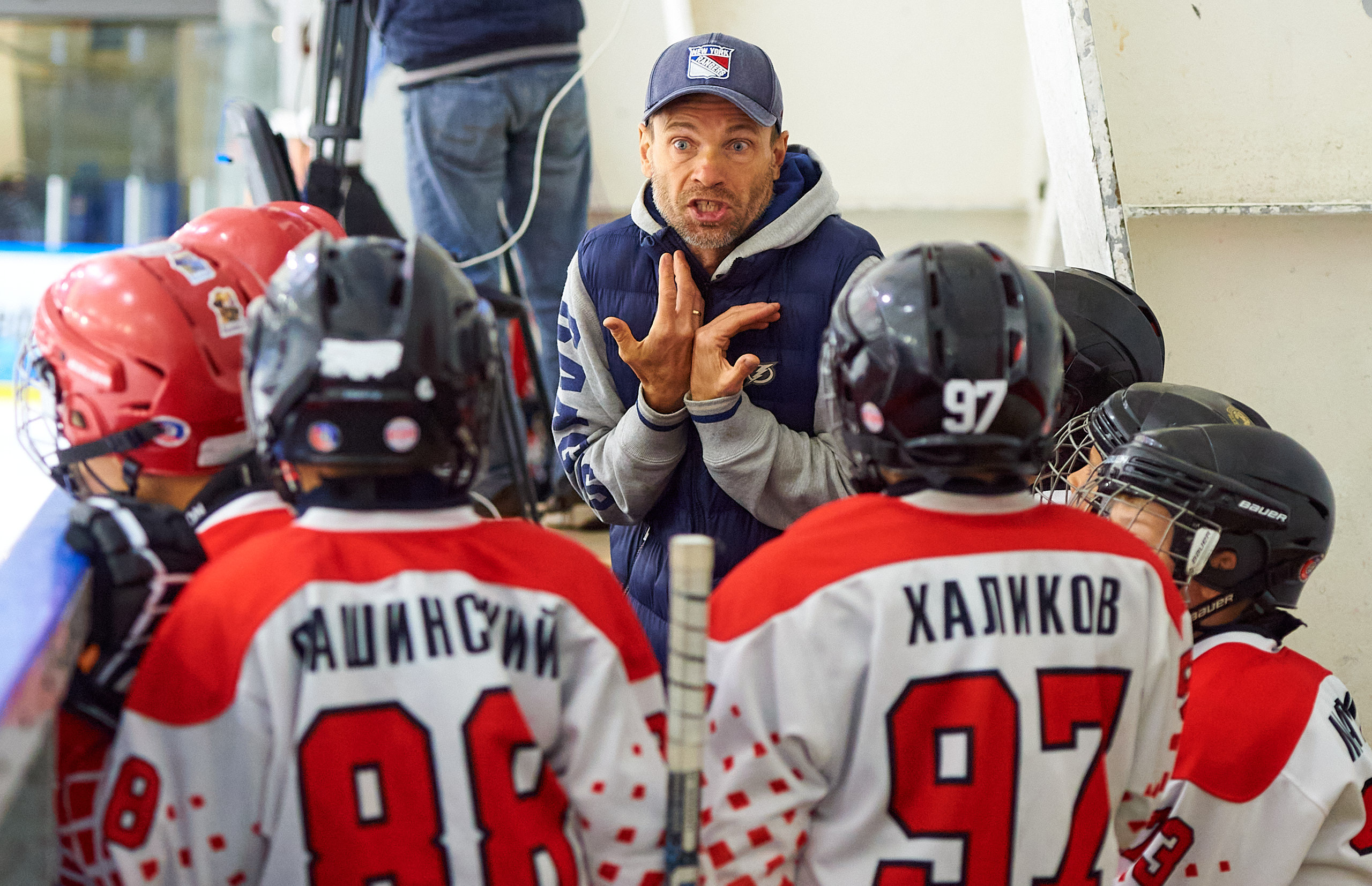 Хоккей. Фрагменты съемки для ХК Заря-2014. Спортивный репортажный фотограф в Ижевске Сергей Мерзляков