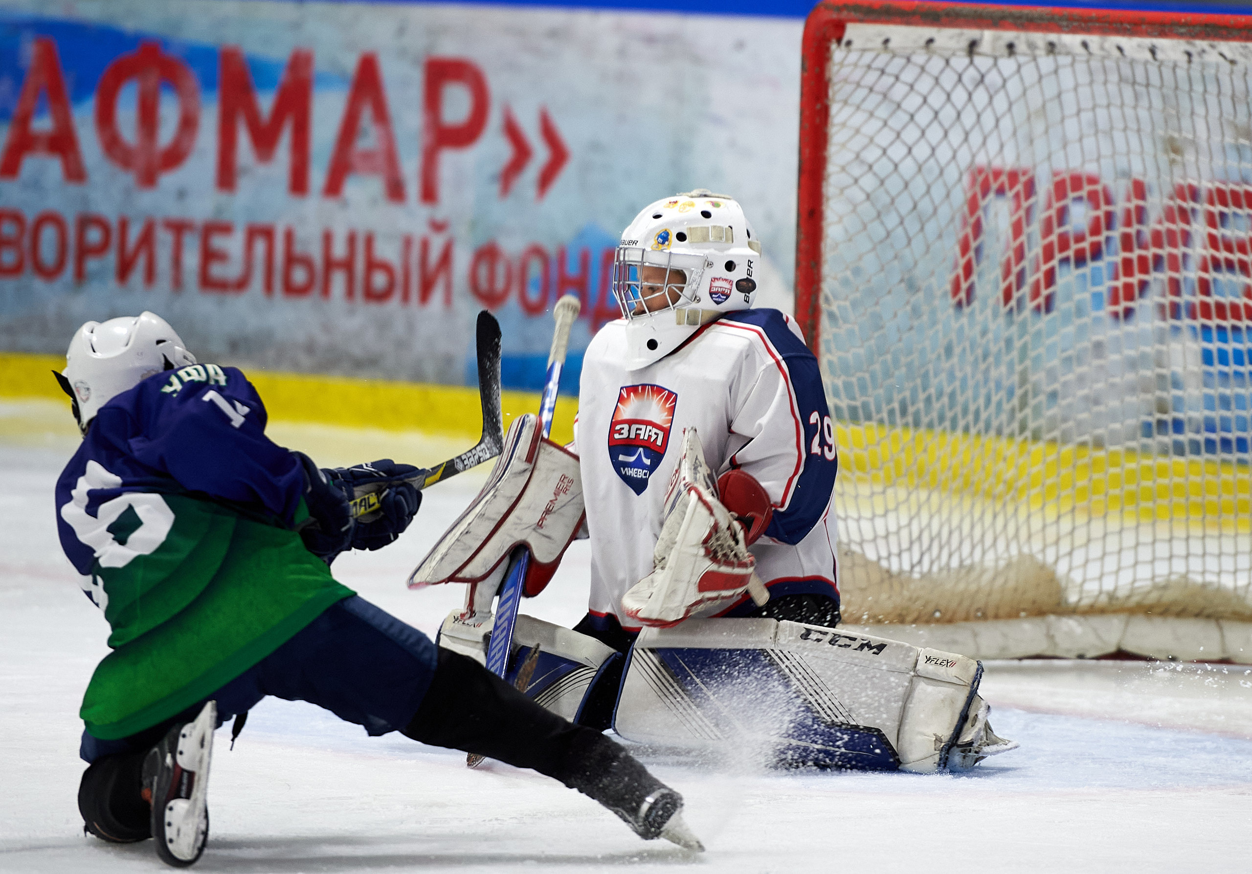 Хоккей. Фрагменты съемки для ХК Заря-2013. Спортивный репортажный фотограф в Ижевске Сергей Мерзляков