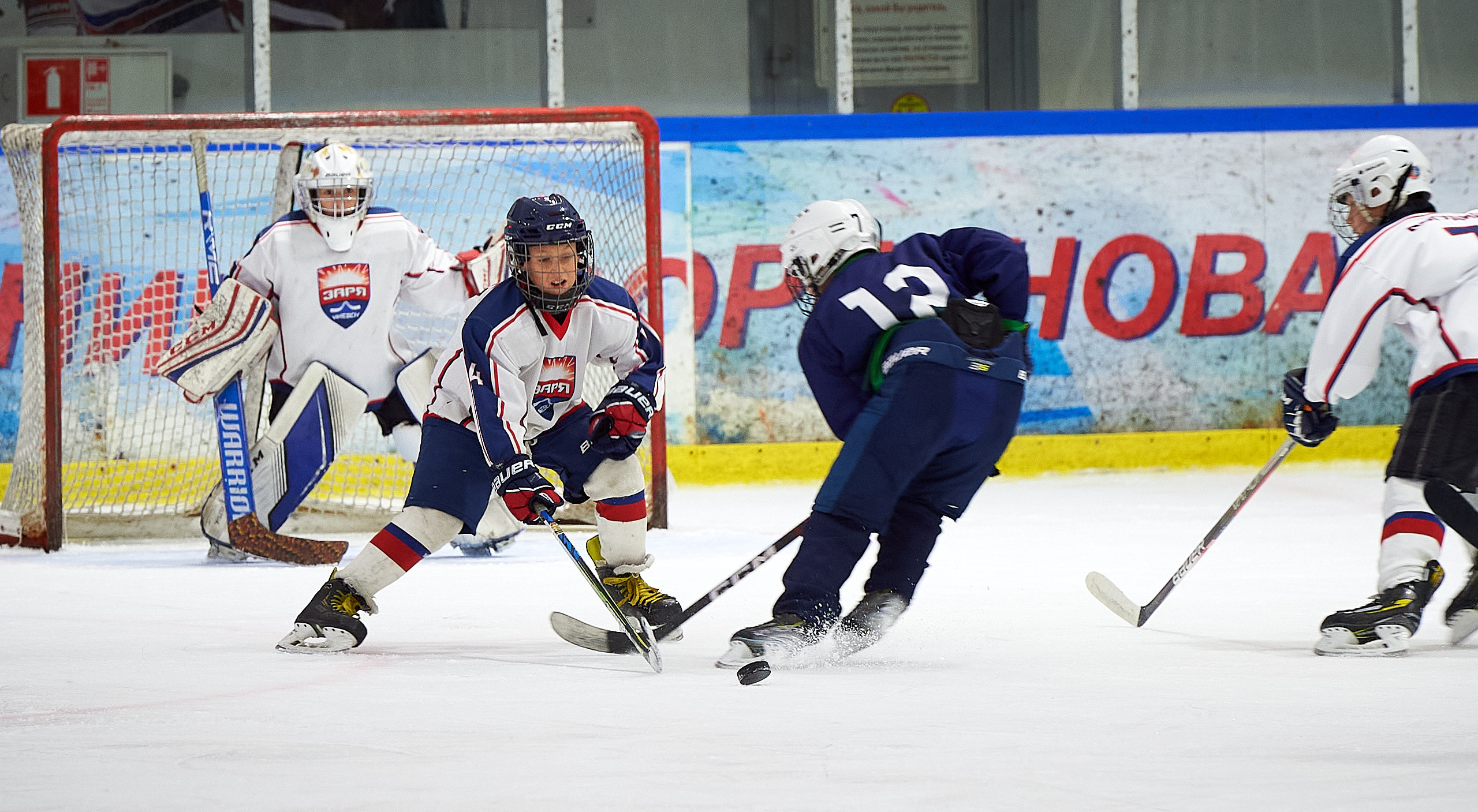 Хоккей. Фрагменты съемки для ХК Заря-2013. Спортивный репортажный фотограф в Ижевске Сергей Мерзляков