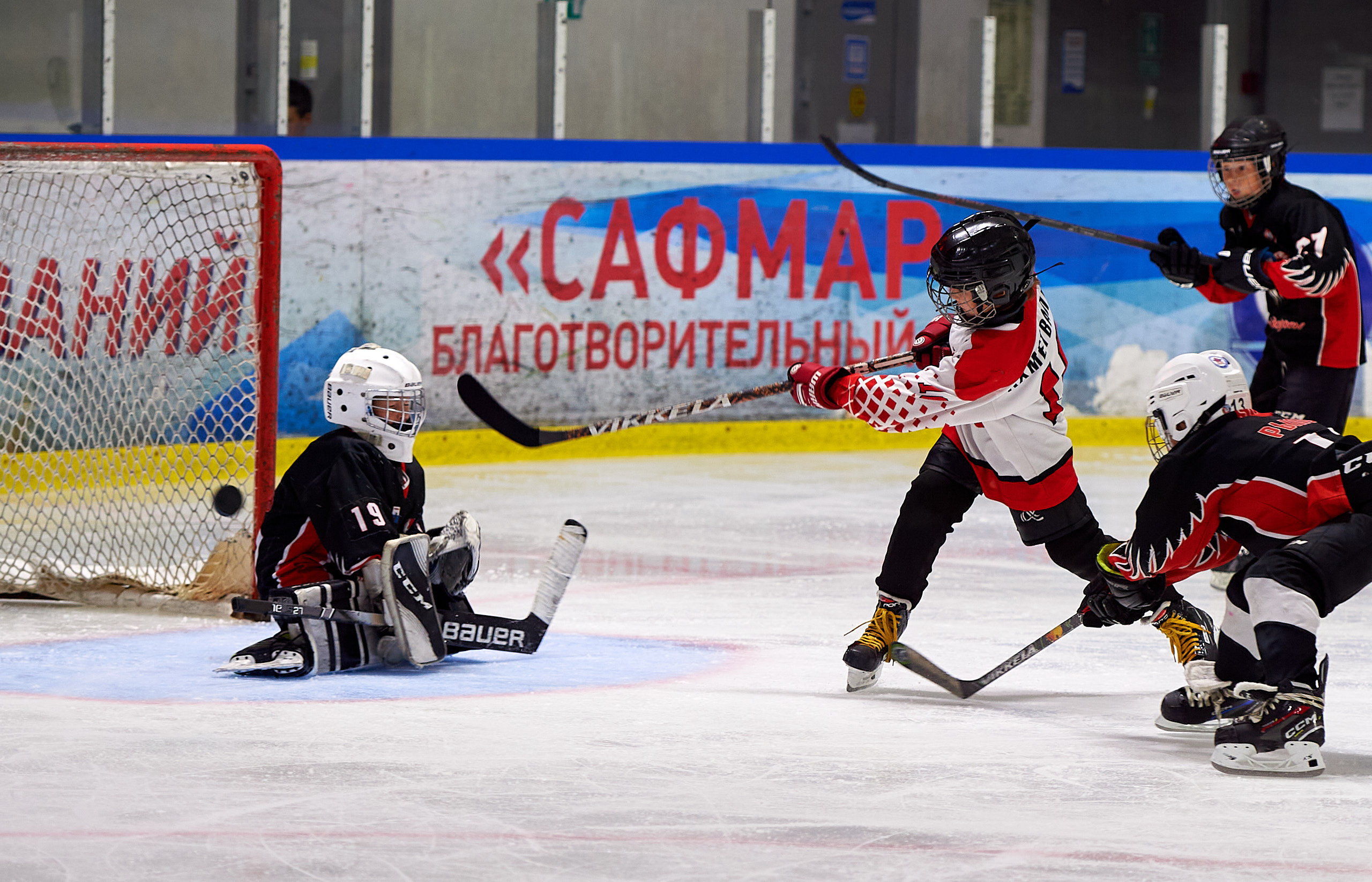 Хоккей. Фрагменты съемки для ХК Заря-2014. Спортивный репортажный фотограф в Ижевске Сергей Мерзляков