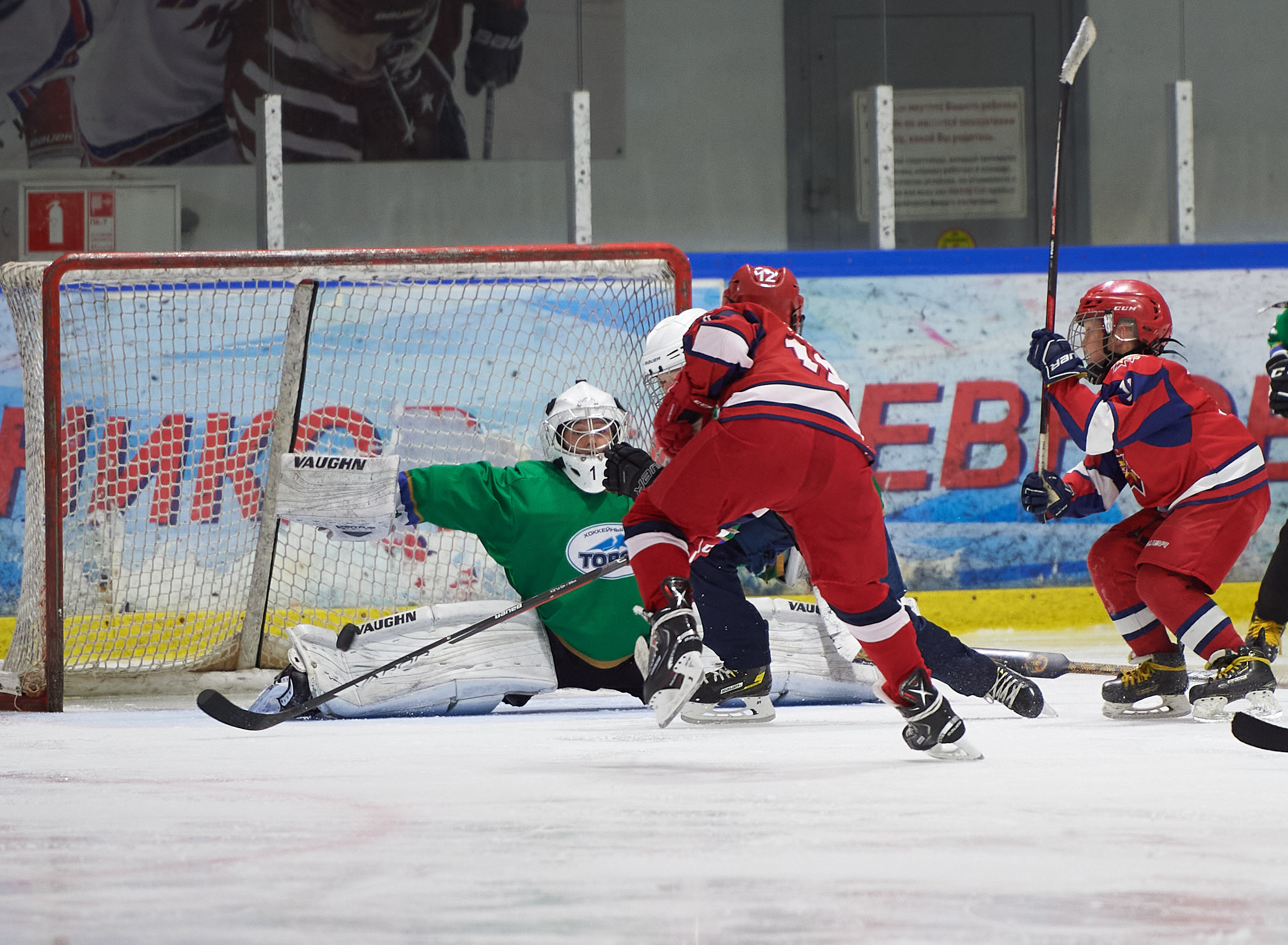 Хоккей. Фрагменты съемки для ХК Ижсталь-2013. Спортивный репортажный фотограф в Ижевске Сергей Мерзляков