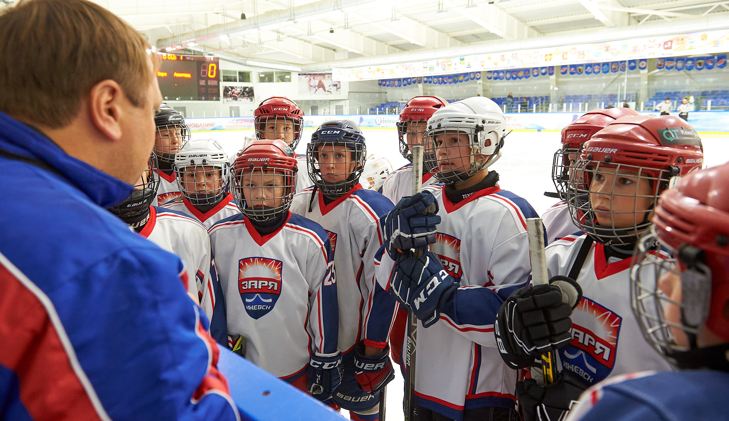 Хоккей. Фрагменты съемки для ХК Заря-2013. Спортивный репортажный фотограф в Ижевске Сергей Мерзляков