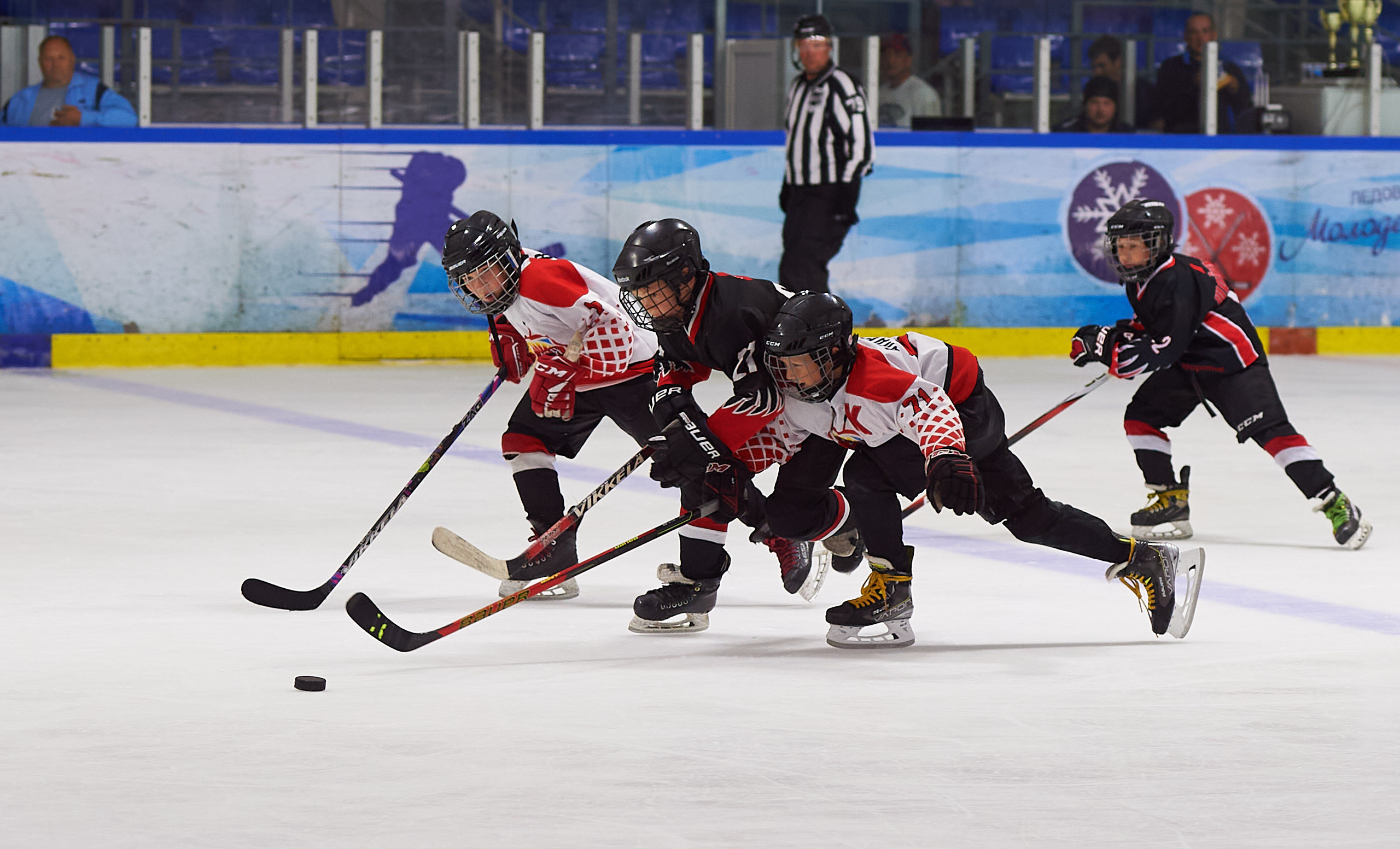 Хоккей. Фрагменты съемки для ХК Заря-2014. Спортивный репортажный фотограф в Ижевске Сергей Мерзляков