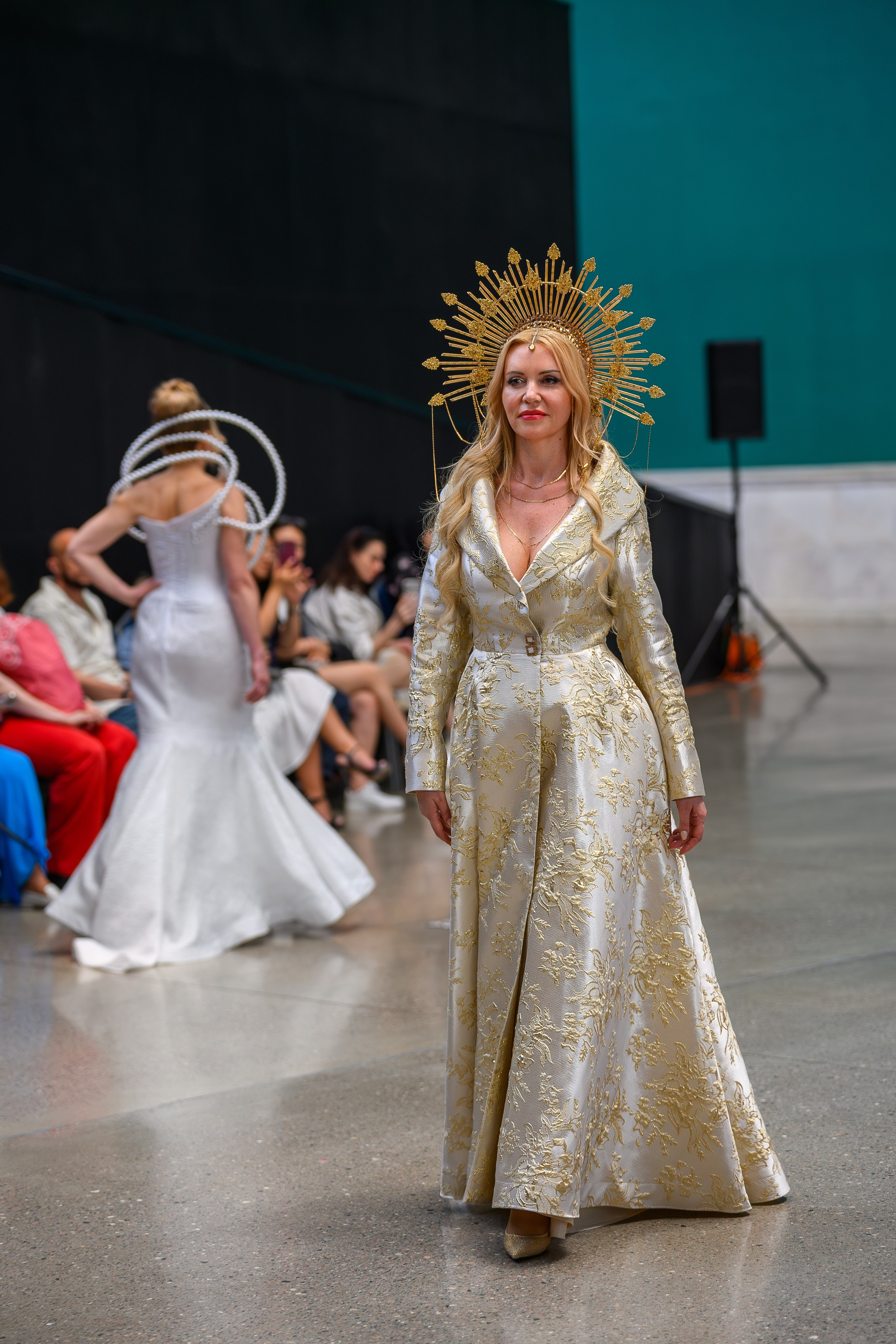 Репортажная фотосъемка Дефиле / Показ мод в Москве. Интерьерный & Репортажный фотограф Озеров Денис, г. Москва