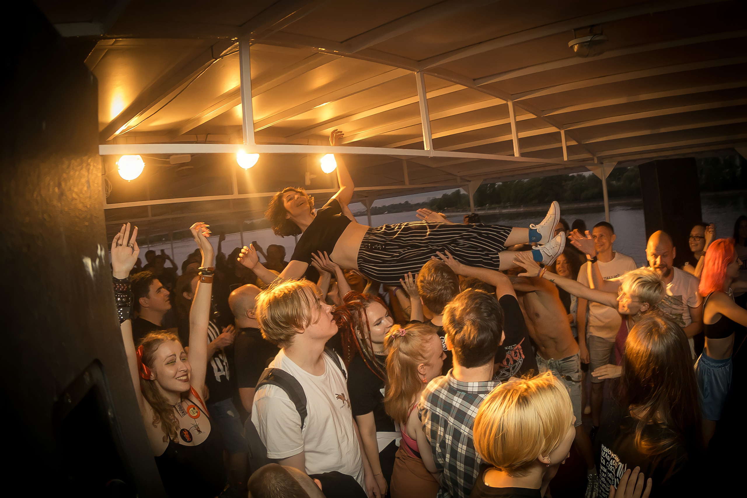 Пионерлагерь Пыльная Радуга на корабле. Фотографиня Мария Дикова