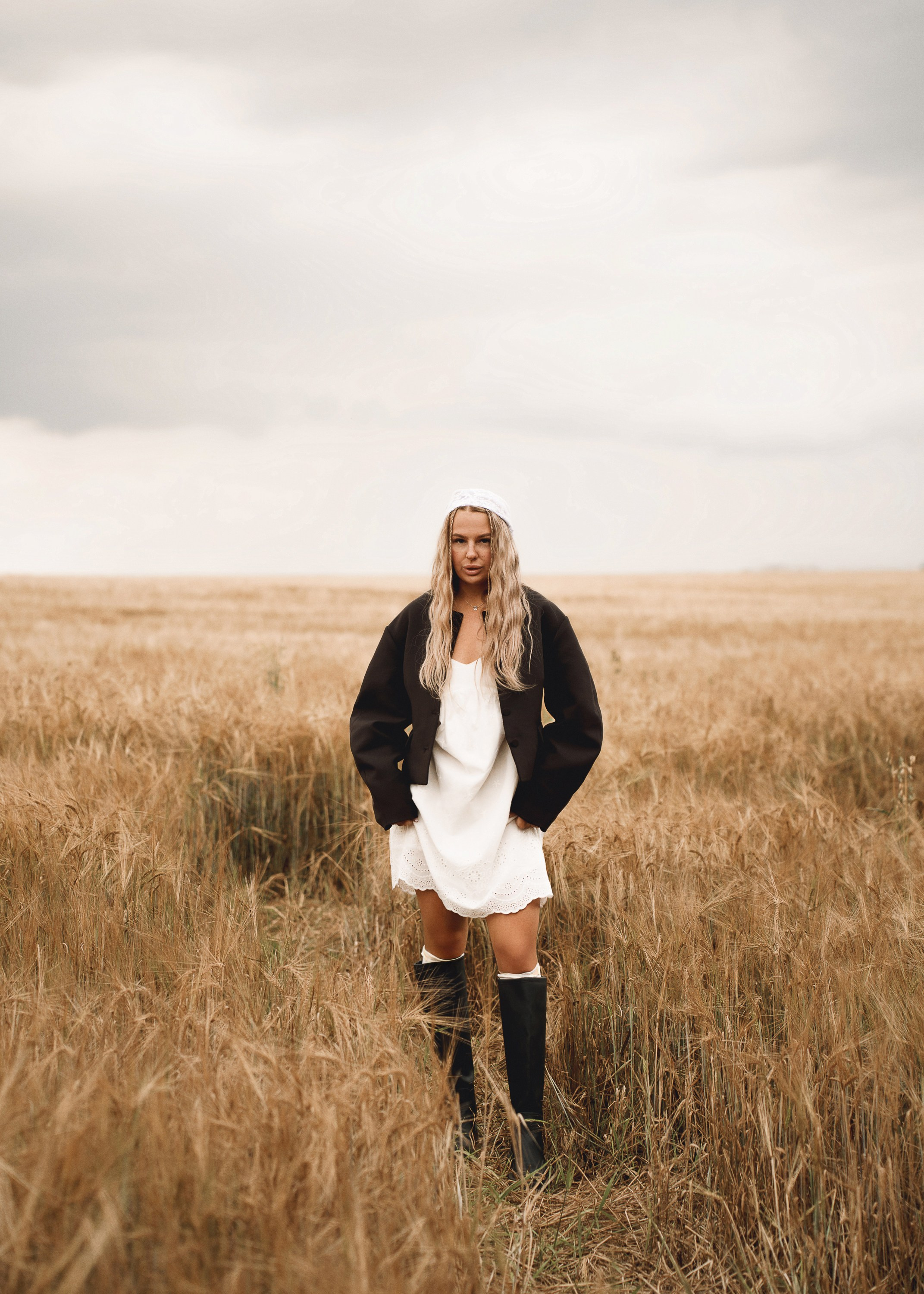 ПОЛЕ. Женский портрет