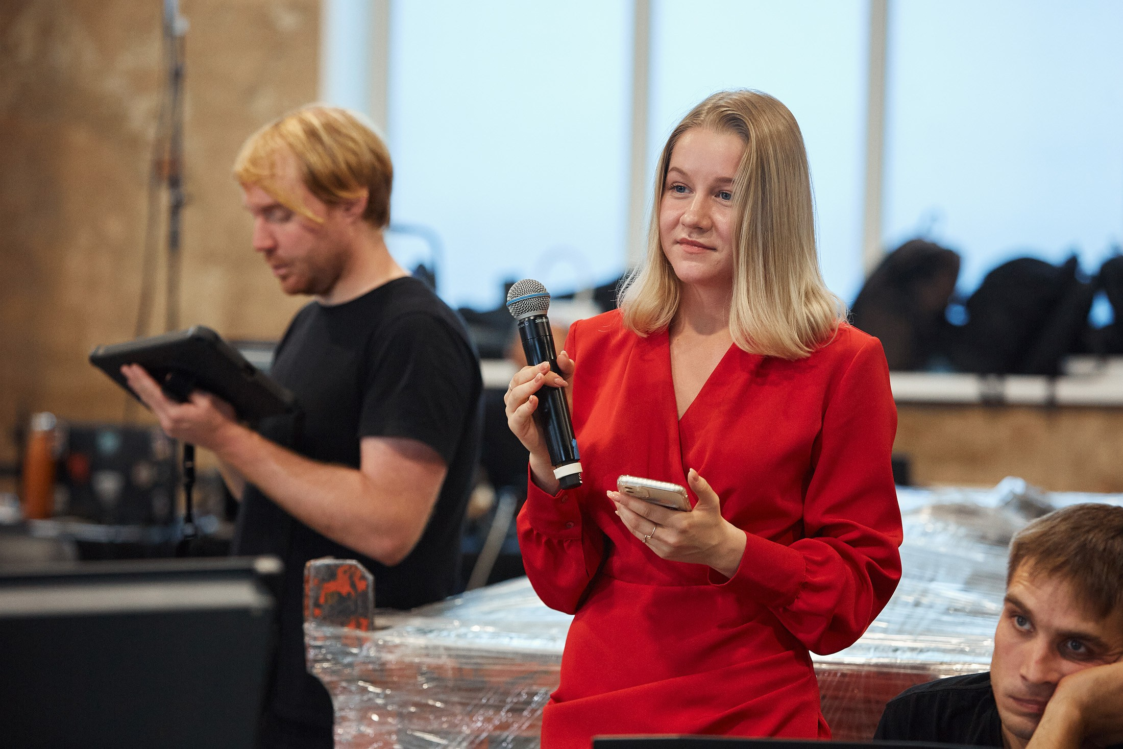 EMG / Международный форум / Презентация нового высокоточного станка. Антон Артюшин, портретный фотограф. Москва