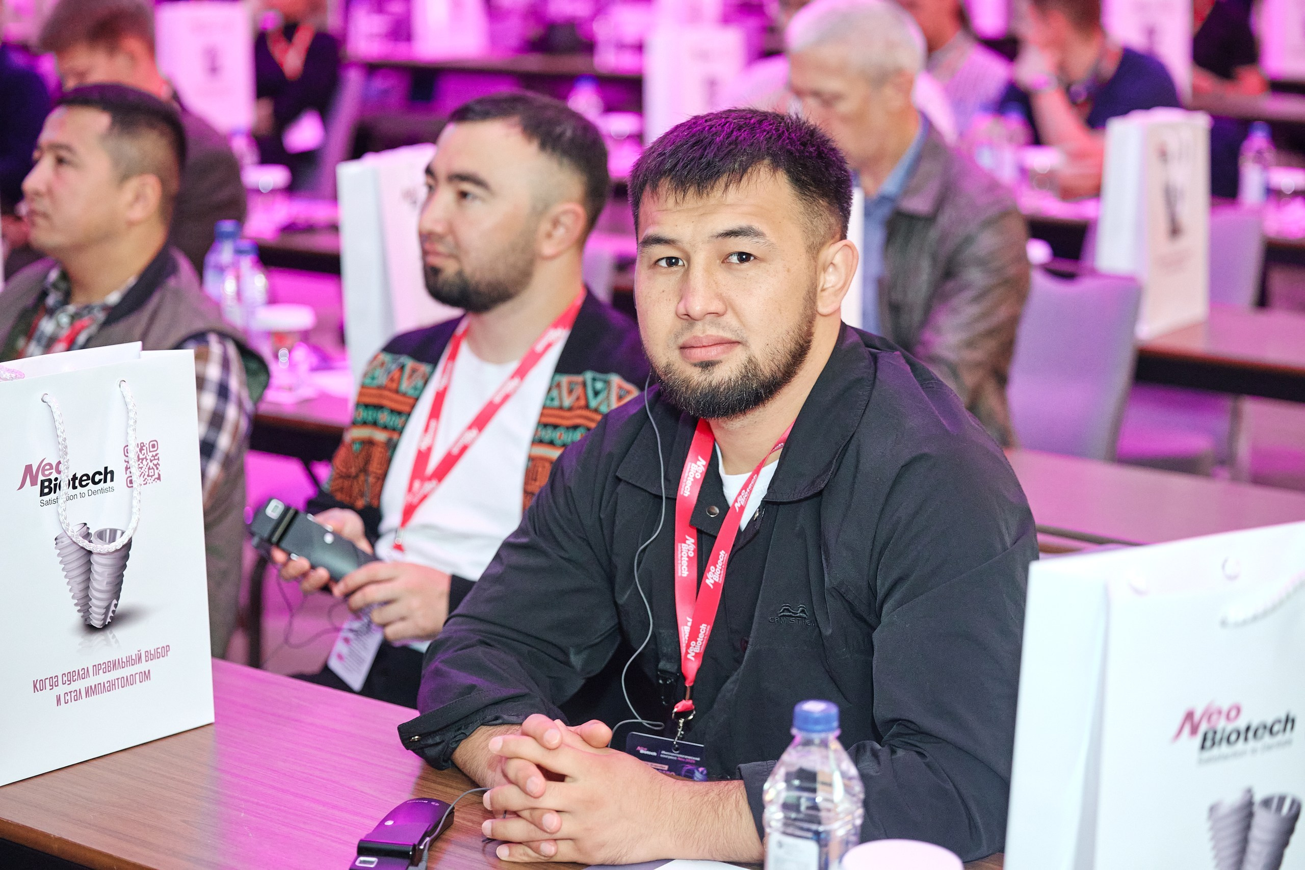 Конгресс имплантологов Neo Biotech 2025. Антон Артюшин, портретный фотограф. Москва