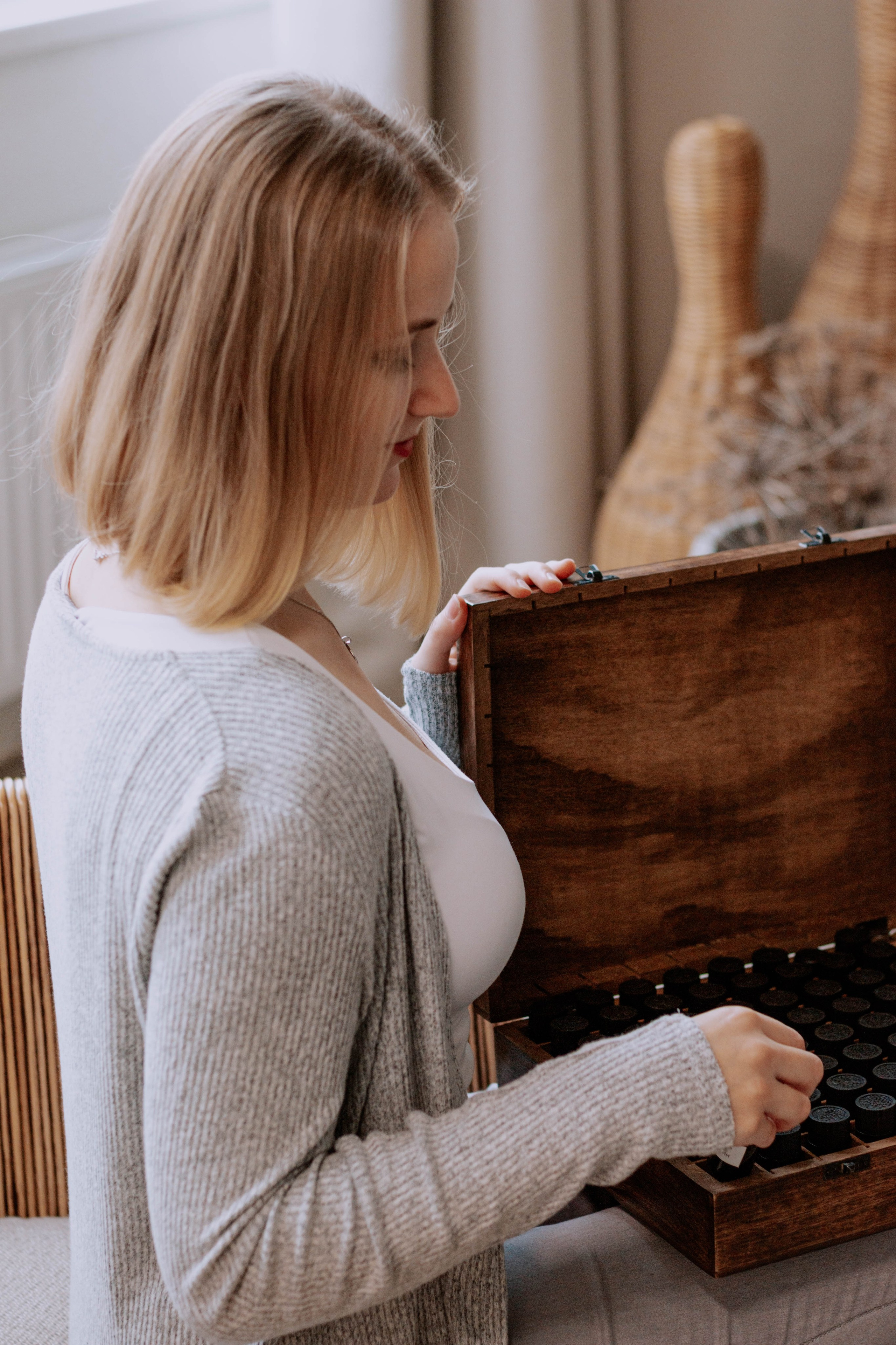 Алиса — Ароматерапевт. Бережно сохраняю ваши чувства и истории на своих фотографиях