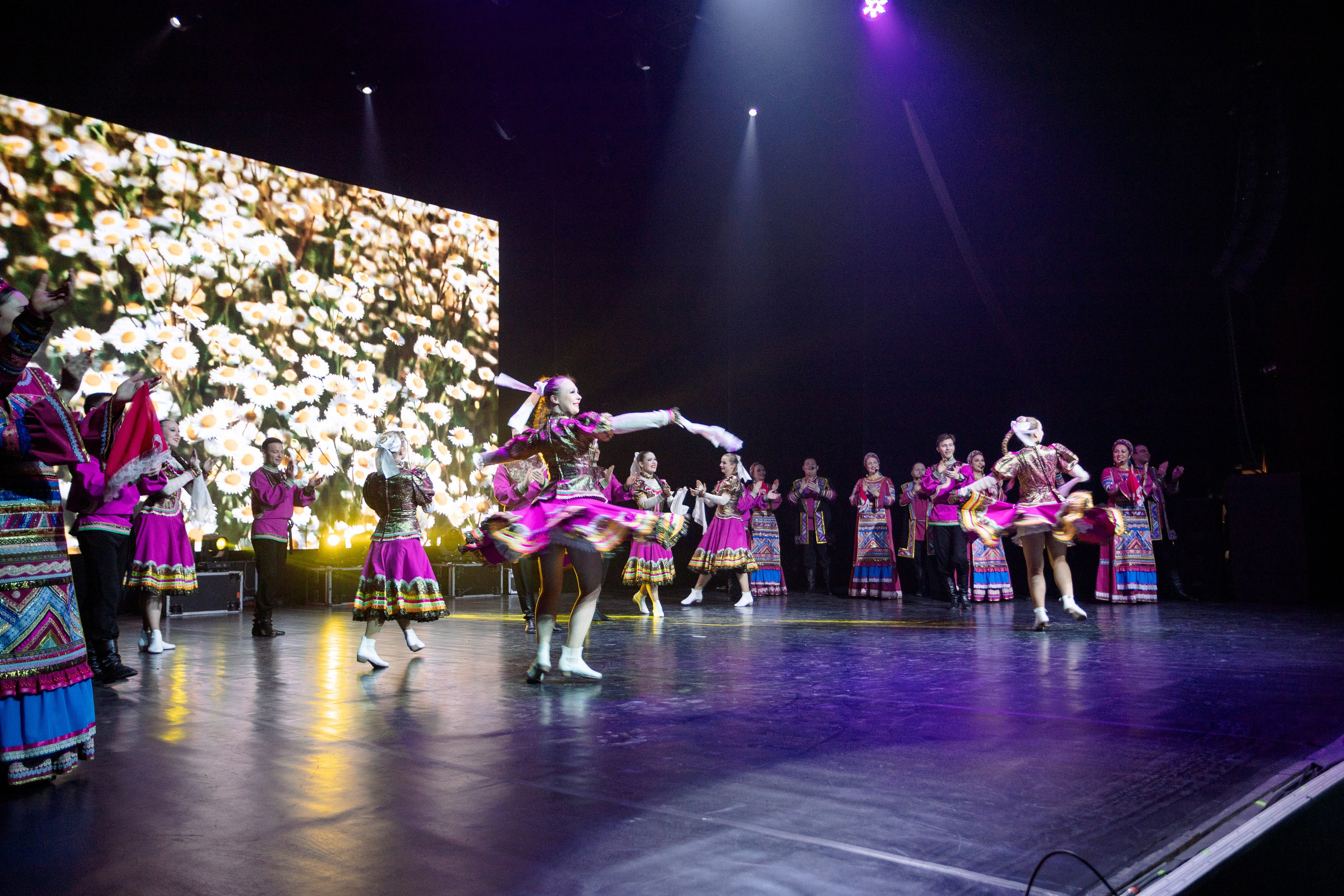 РЕПОРТАЖ: НОВЫЙ ГОД В ДК МЕТАЛЛУРГ. Профессиональный фотограф в Ижевске Леша Петров