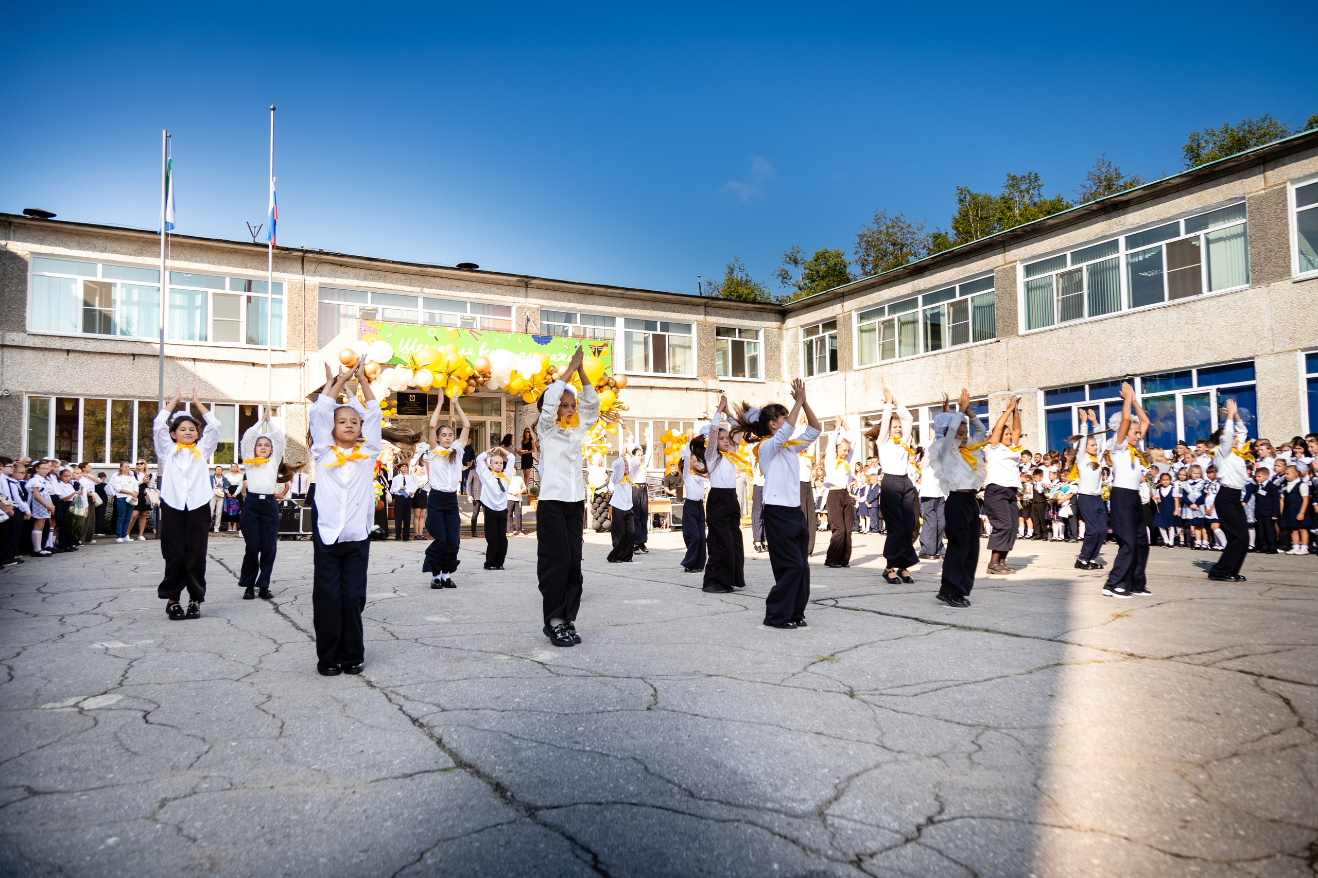 Гимназия № 50. Детский фотограф видеограф в Хабаровске Михаил Орлов