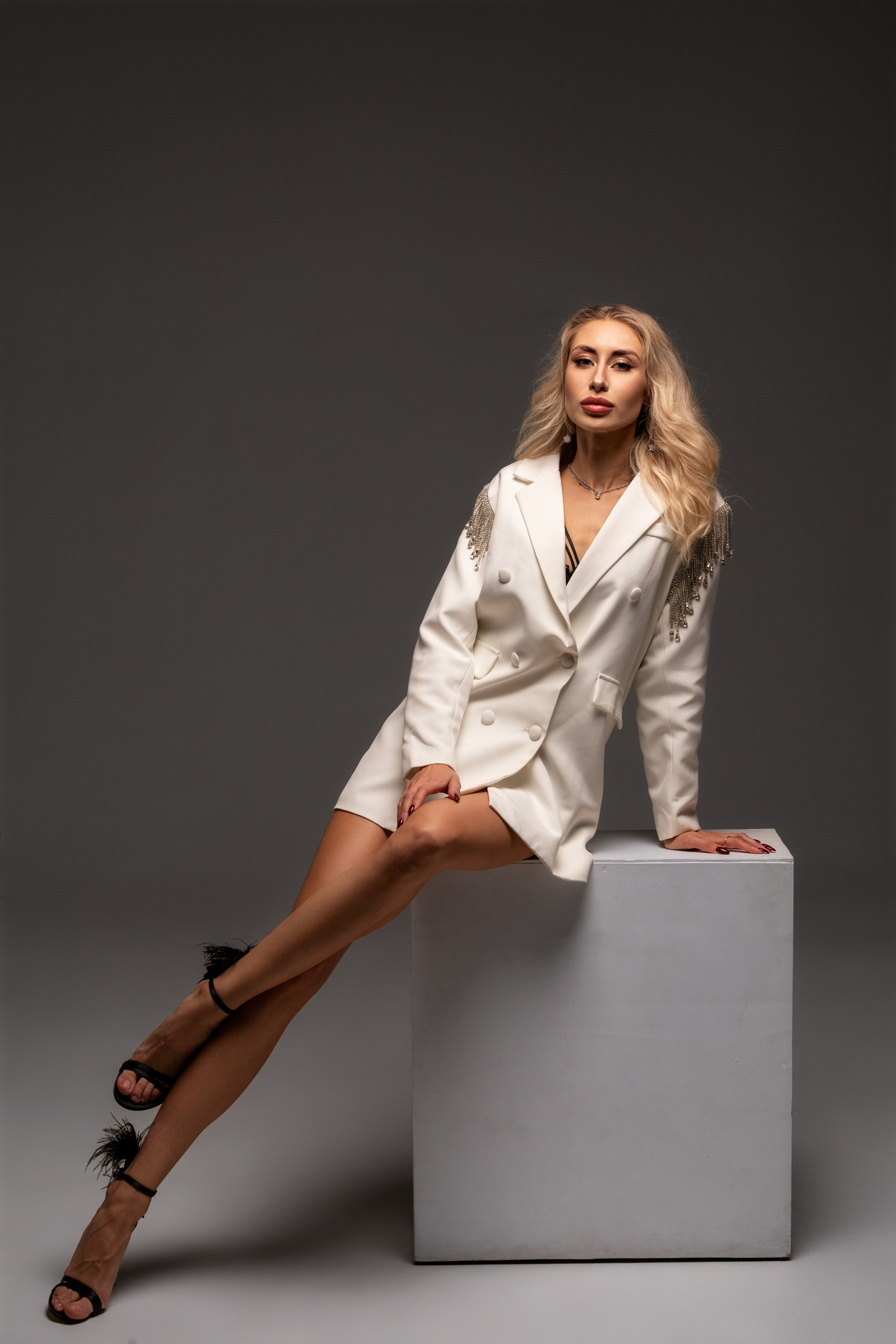 Студийная съемка с Яной на циклораме в формате для «себя»