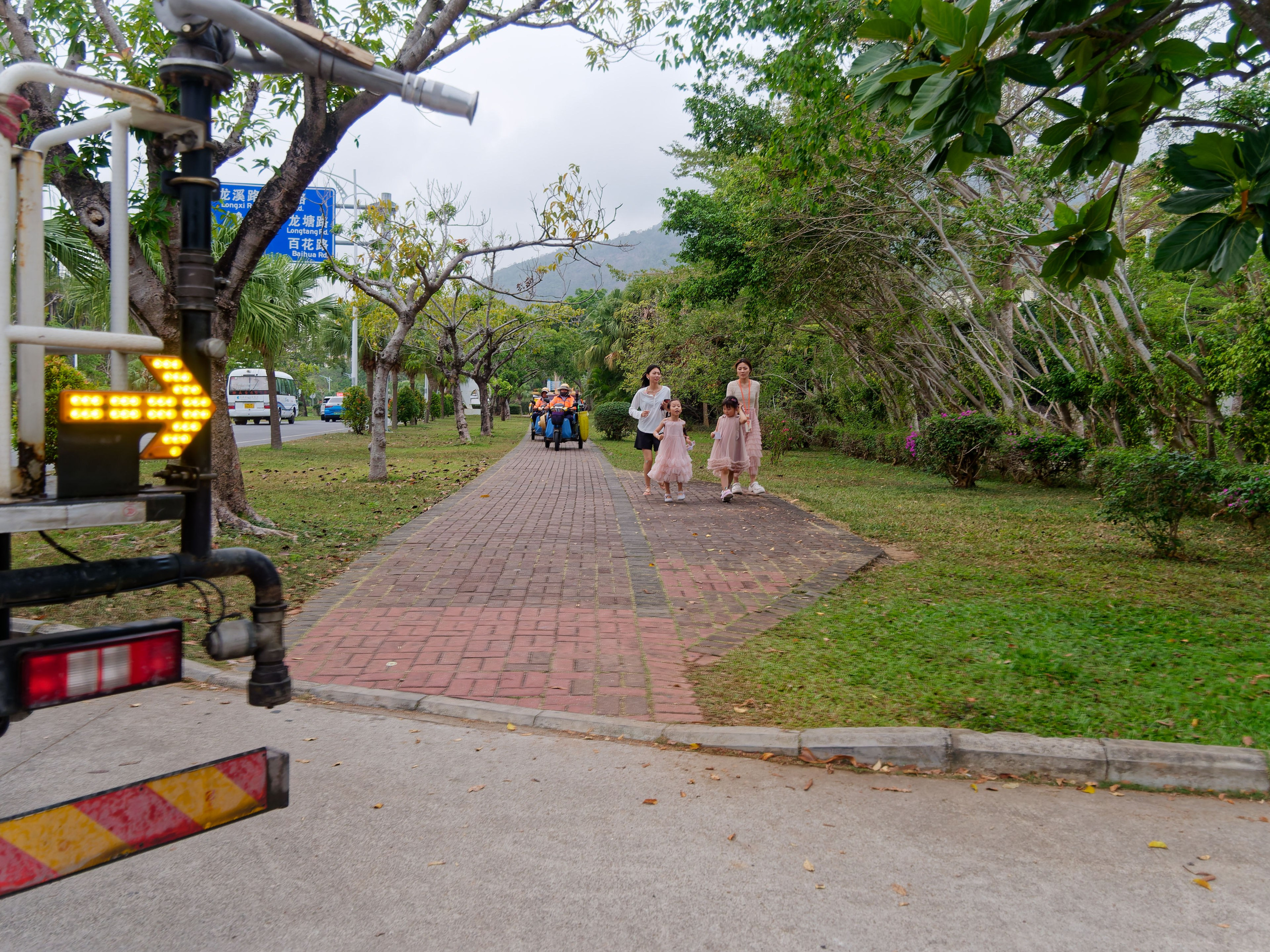 Хайнань 2026, «Food Street» ночная улица еды в Ялунване. Фотопрогулки по Миру