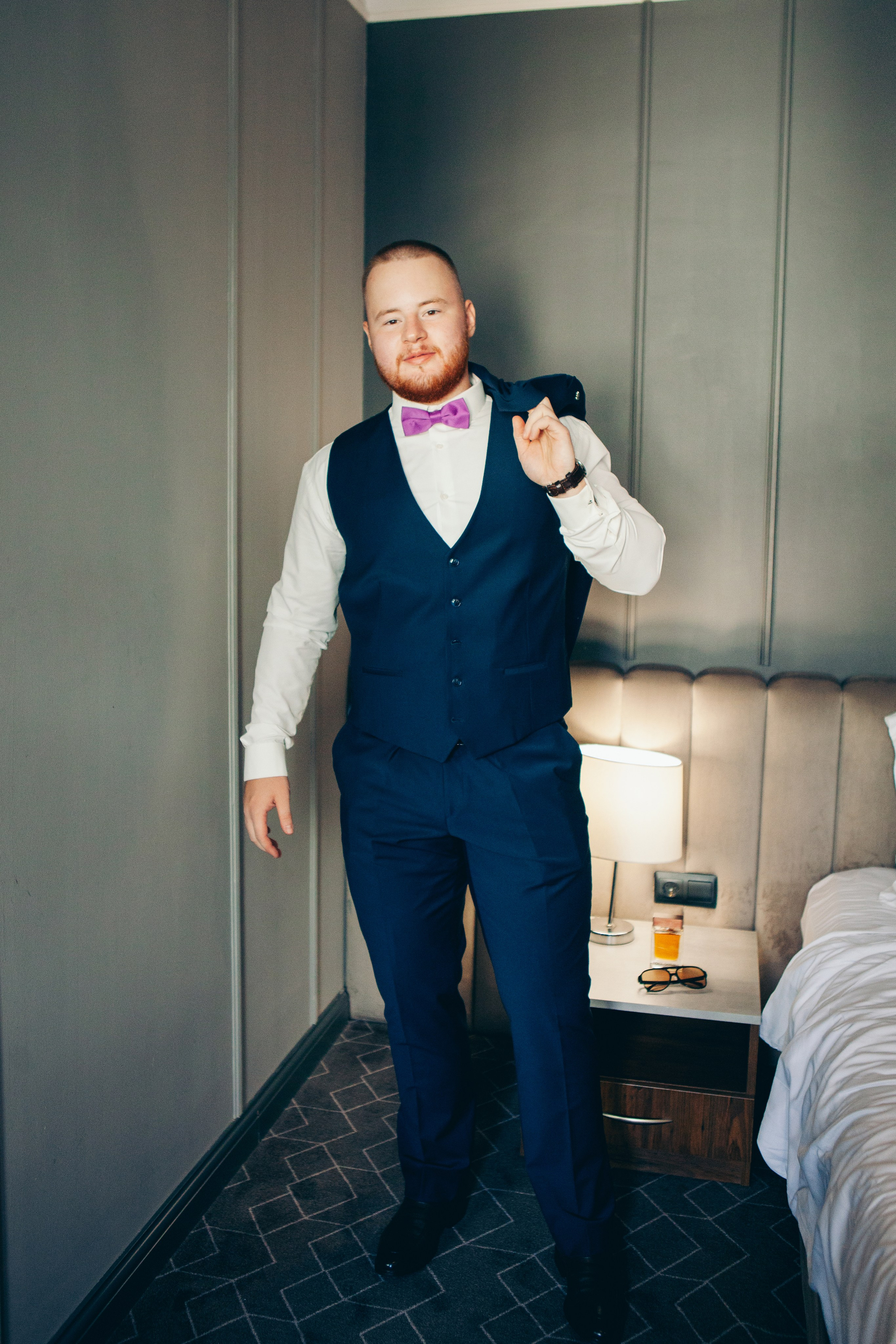 Свадебная фотосессия в отеле hartwell hotel и на патриарших прудах. Фотограф Ольга Ефремова