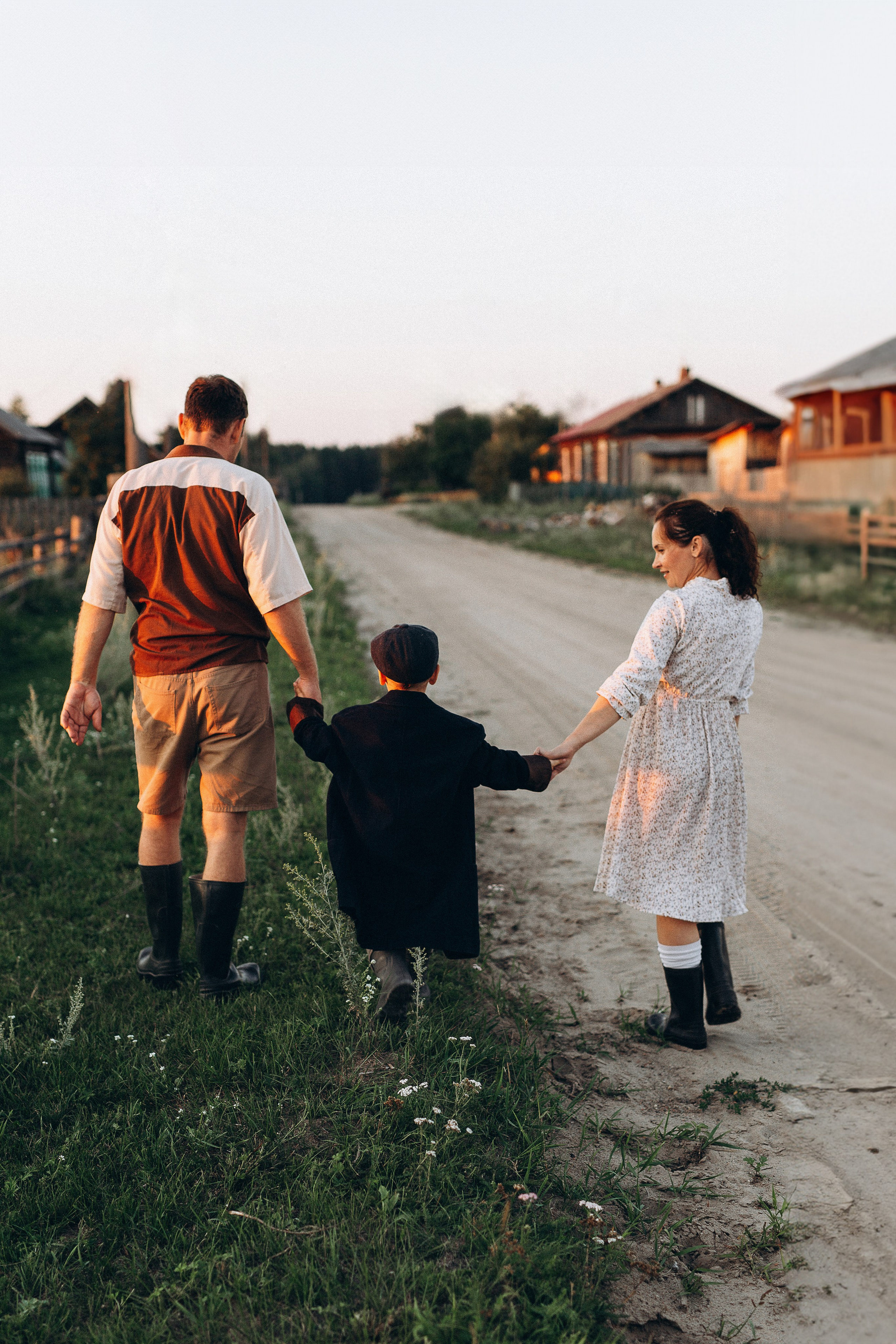 Даша, Денис, Макс, сибирское лето в деревне. Семейный фотограф в Москве Марина Петра