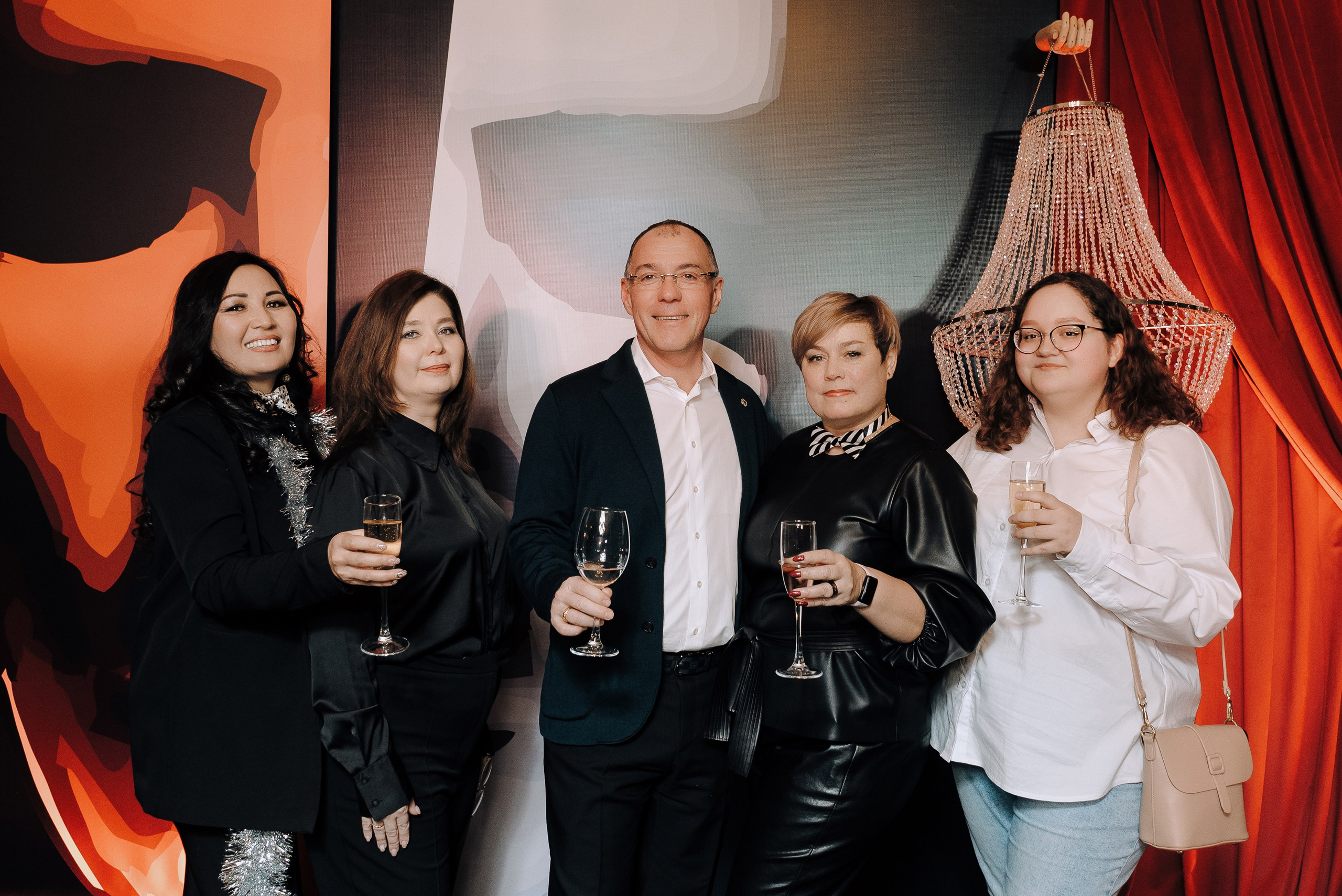 СПЕКТАКЛЬ «ВОЛШЕБНЫЕ ОЧКИ» ОПТИК-ЦЕНТР. Репортажный фотограф Зуев Роман г. Челябинск