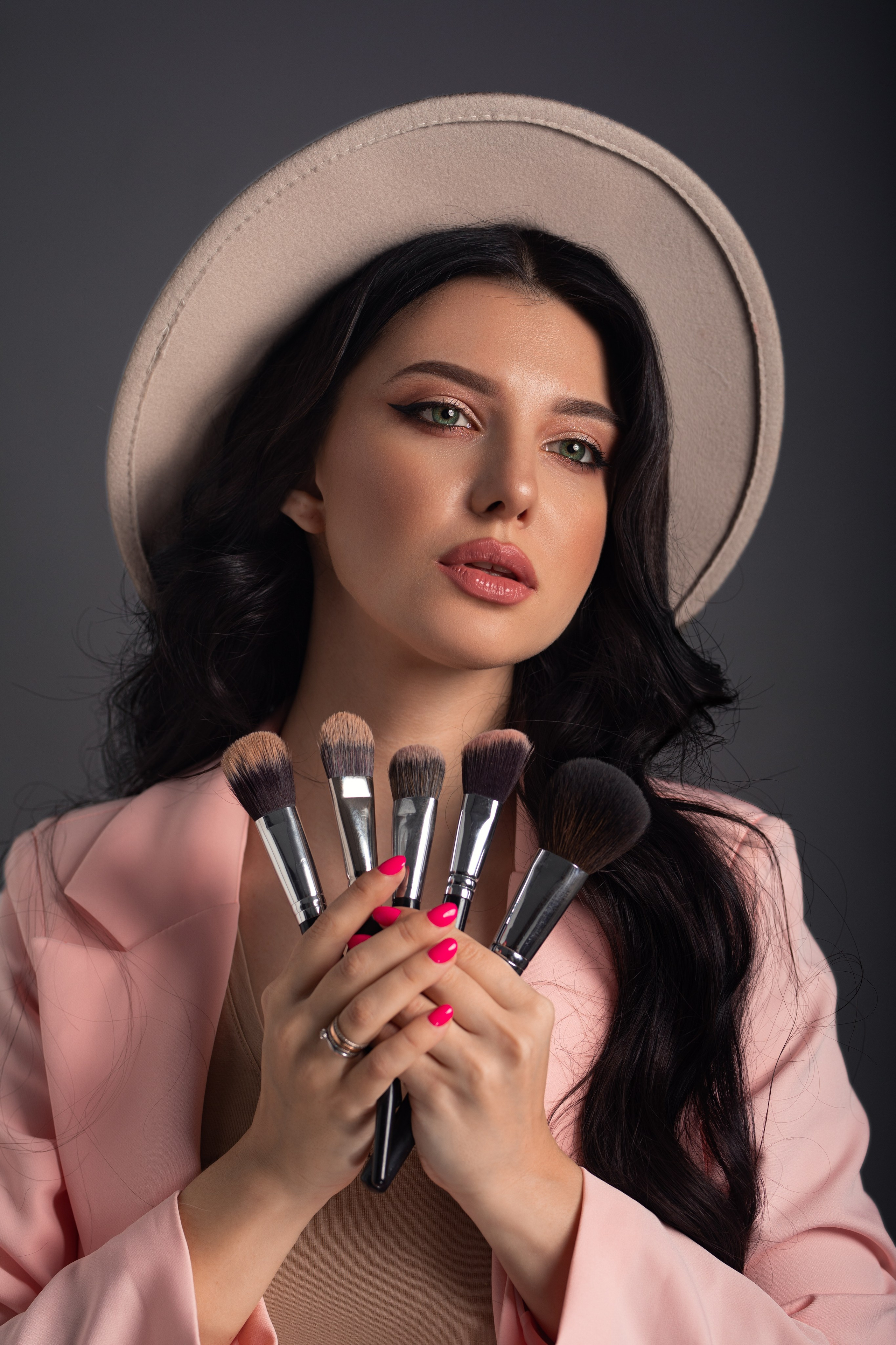 Фотосет с Кристиной в студии на циклораме и на улице города в формате для «себя»