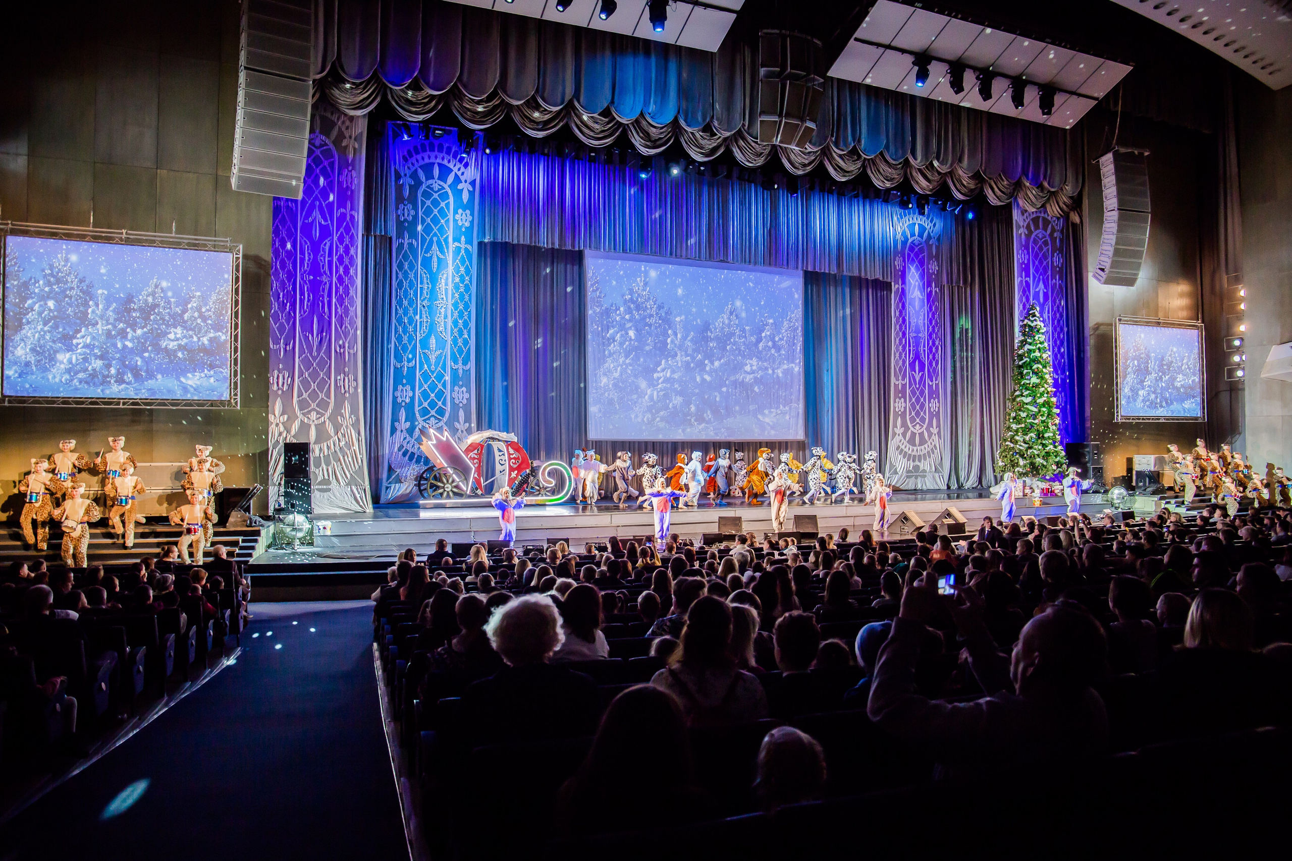 Репортаж — детская елка в БКЗ. Свадебный и семейный фотограф в Санкт-Петербурге Макеева Наталья